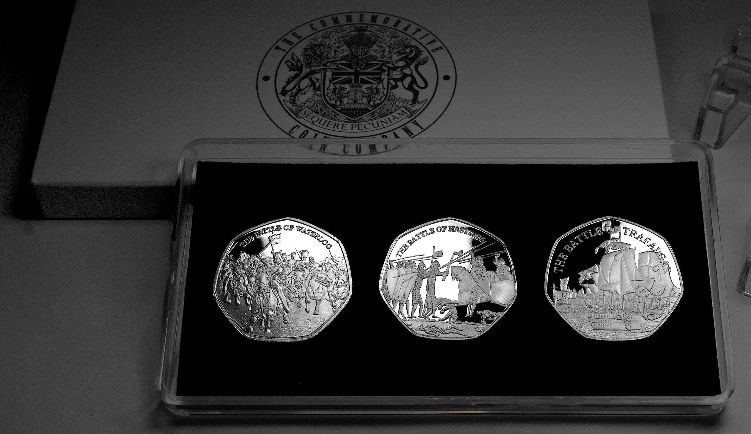 The Commemorative Coin Company Cased Trio of FAMOUS BATTLES Silver Commemoratives. Duke of Wellington, Waterloo. Battle of Trafalgar, Nelson. Battle of Hastings, 1066. Display/Presentation Case