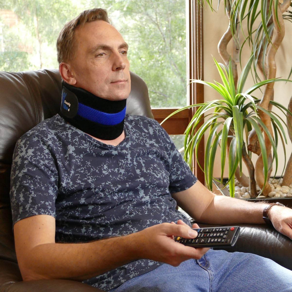 ComfyMed® Neck Brace CM-NB18 Cervical Neck Support Collar for Men and Women (REG 12" to 15")