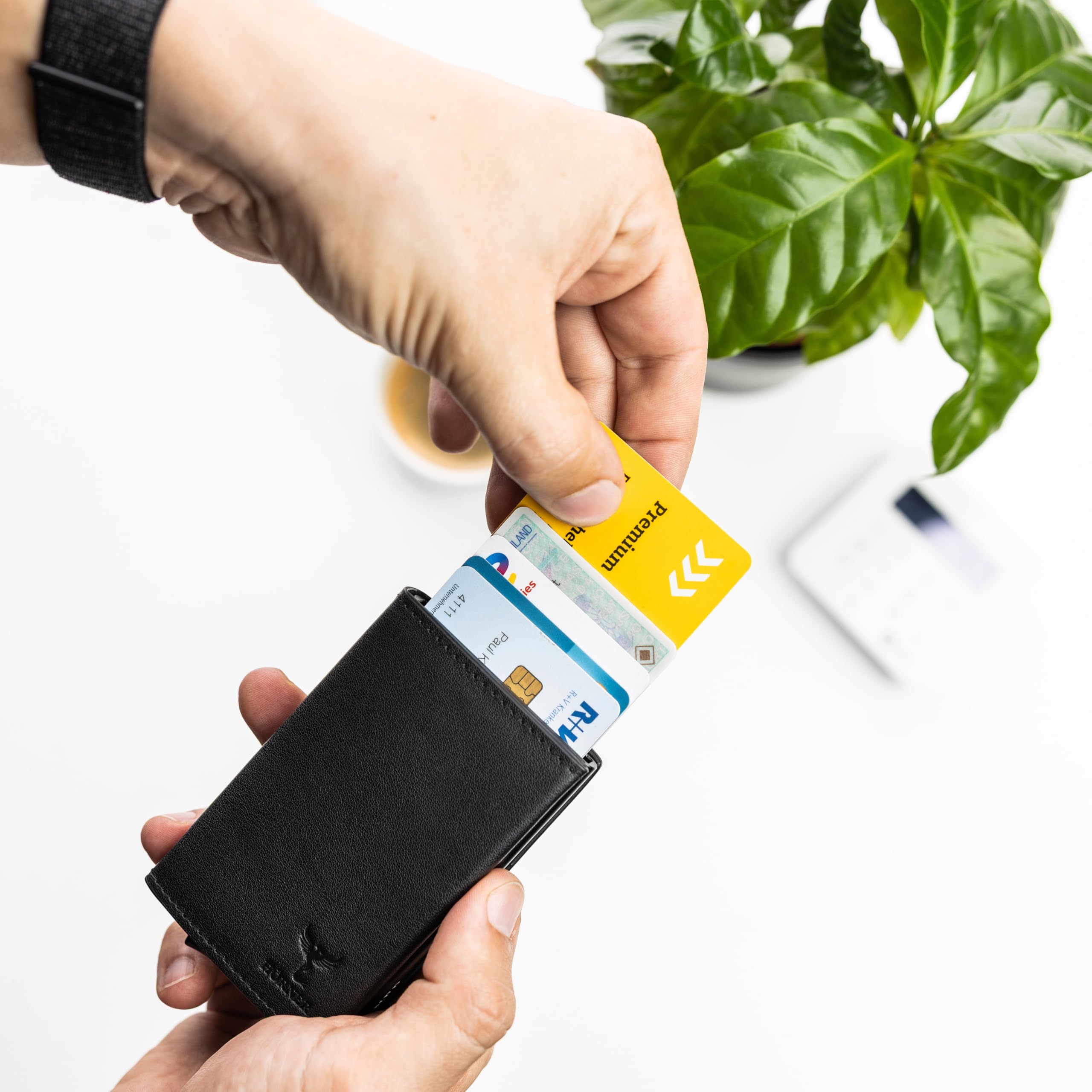 Hörner Novus Wallet – Slim Geldbeutel aus Echtleder, Aluminium-Cardholder (bis 7 Karten) mit Schiebemechanismus, Münzfach mit Reißverschluss, Scheinfach für 200-€-Scheine, 10×6×2 cm, Geschenkbox