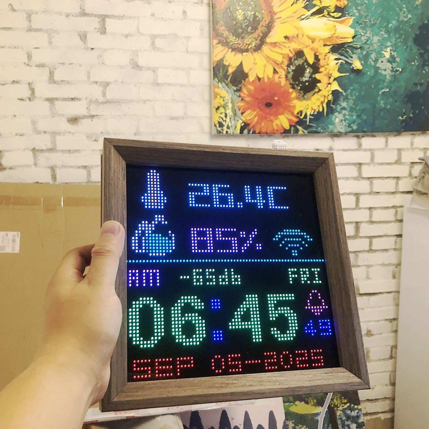 Reloj despertador digital NTP con pantalla LED, pantalla de temperatura y humedad, reloj de pared