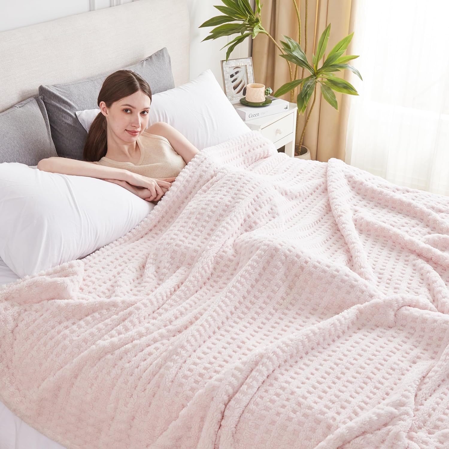 Serenhom Soft Cozy Fuzzy Fleece Throw Blanket, Waffle Light Pink, 50x60 Inches – Lightweight, Fluffy, and Warm 3D Jacquard All-Season Blanket for Couch, Bed, Sofa, Home Decor, Camping, and Travel