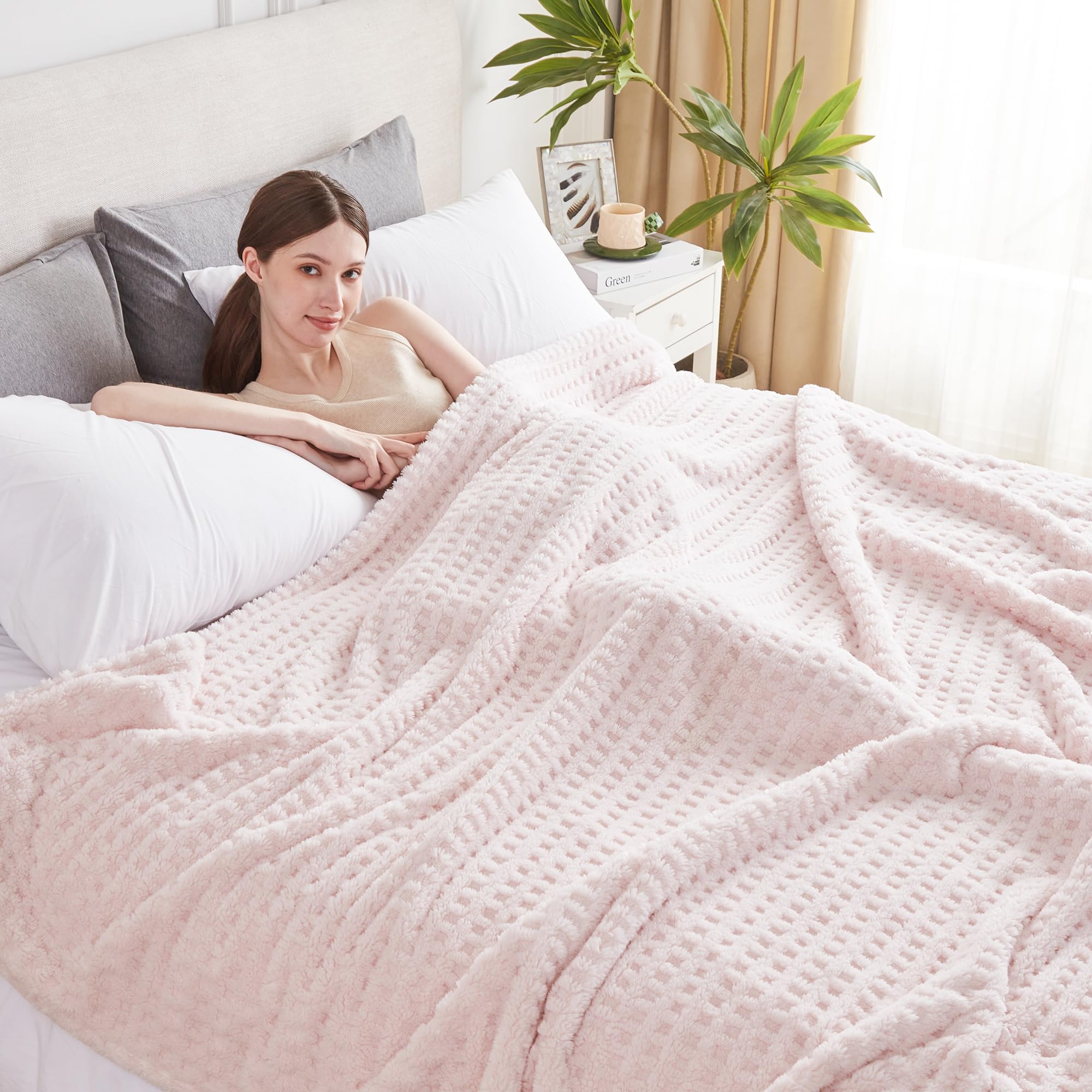 Serenhom Soft Cozy Fuzzy Fleece Throw Blanket, Waffle Light Pink, 50x60 Inches – Lightweight, Fluffy, and Warm 3D Jacquard All-Season Blanket for