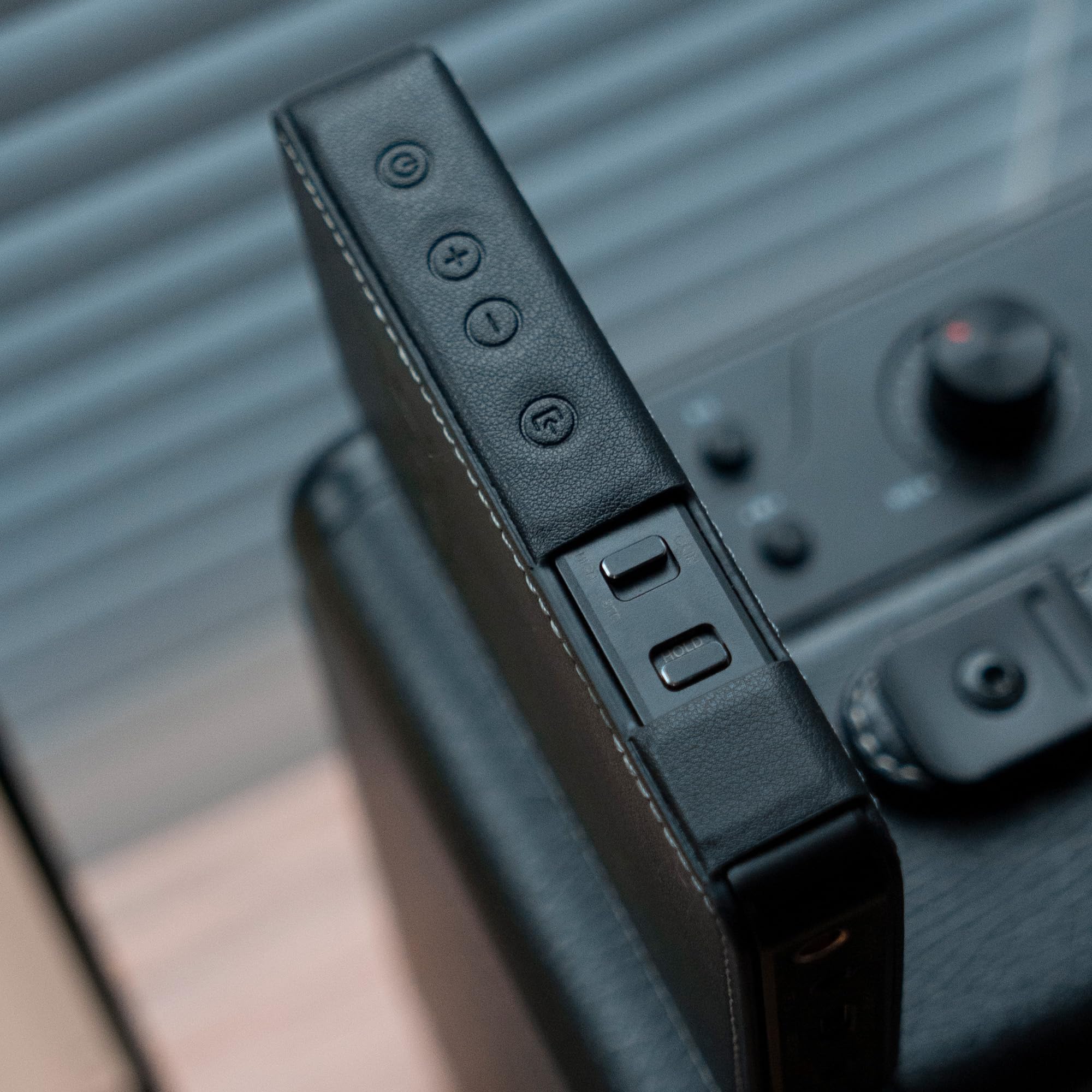 Amazon | Questyle CMA18ポータブルヘッドホンアンプ USB DACケース