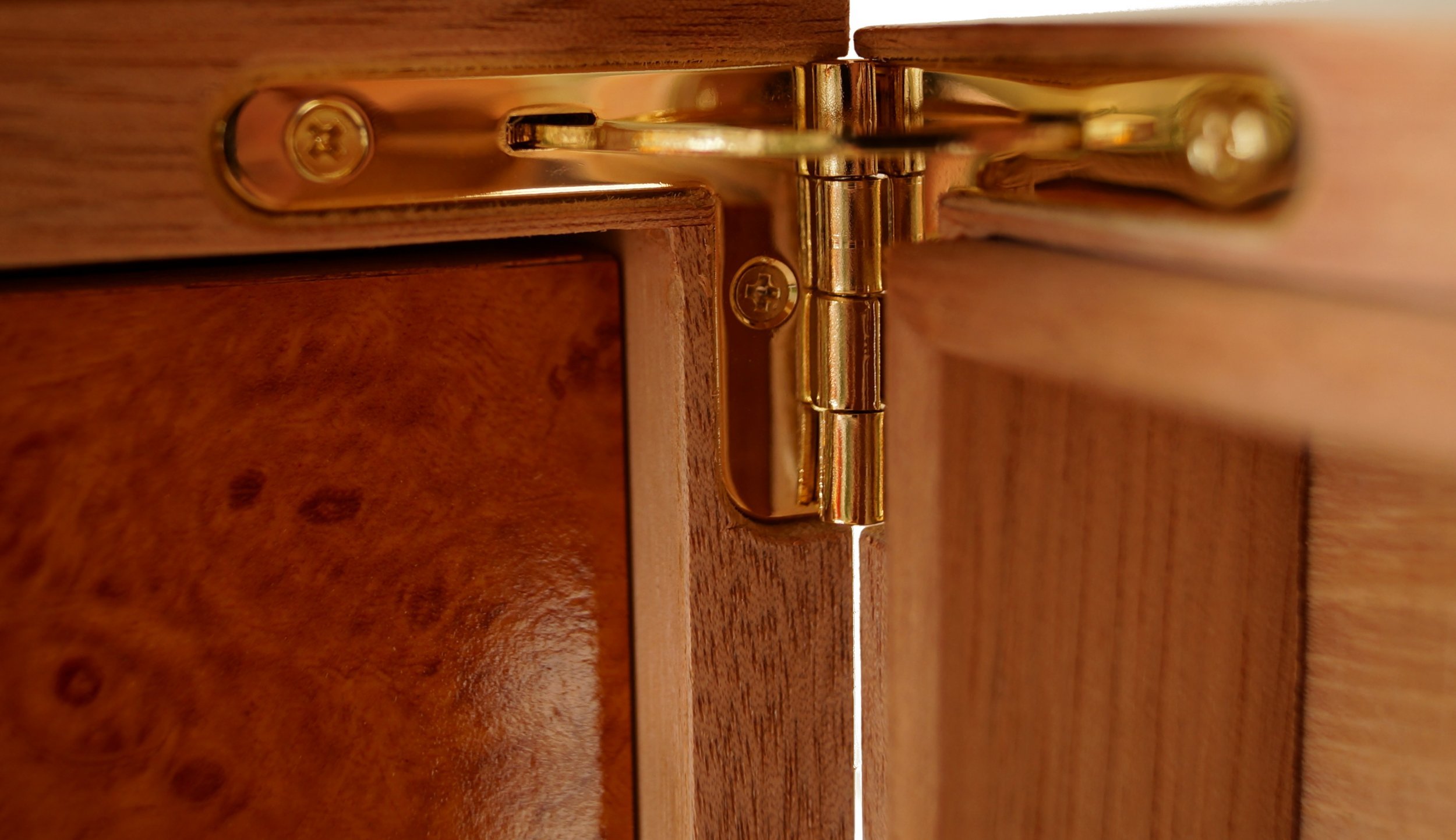 GERMANUS Marques Humidor Armoire « Radix » marron avec hygromètre et GERMANUS cristal humidificateur Cave à Cigares