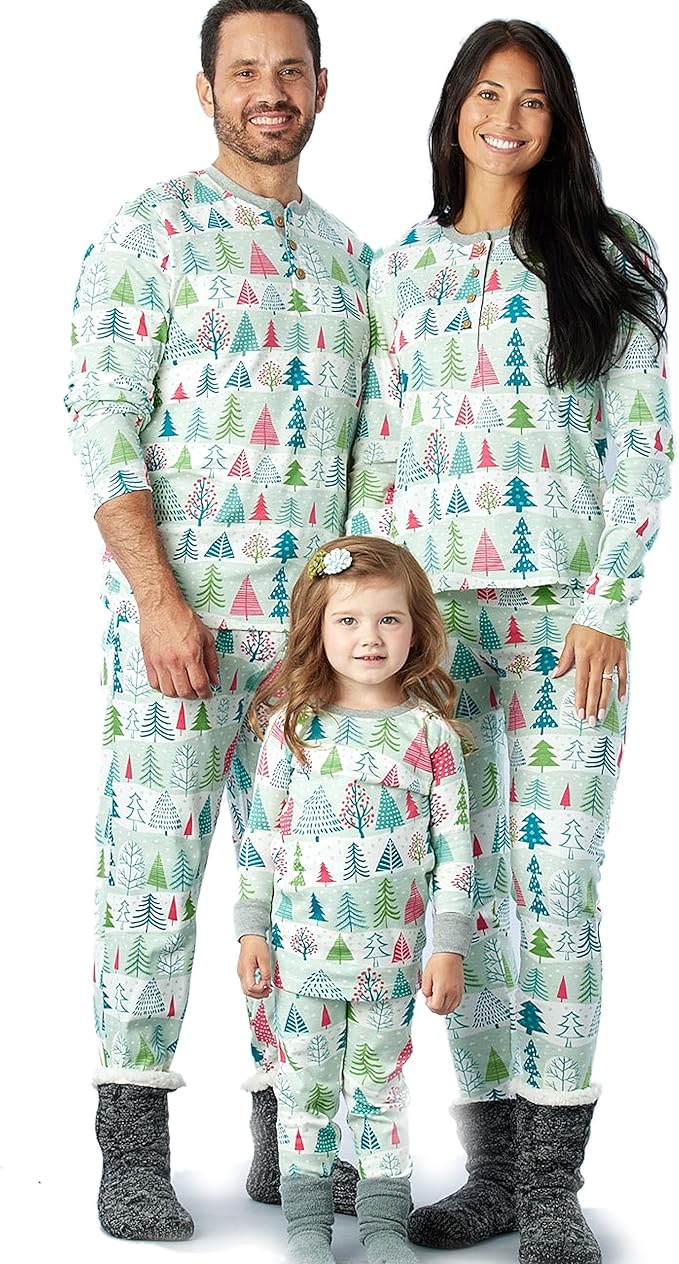 matching-family-christmas-pajamas-style-rave