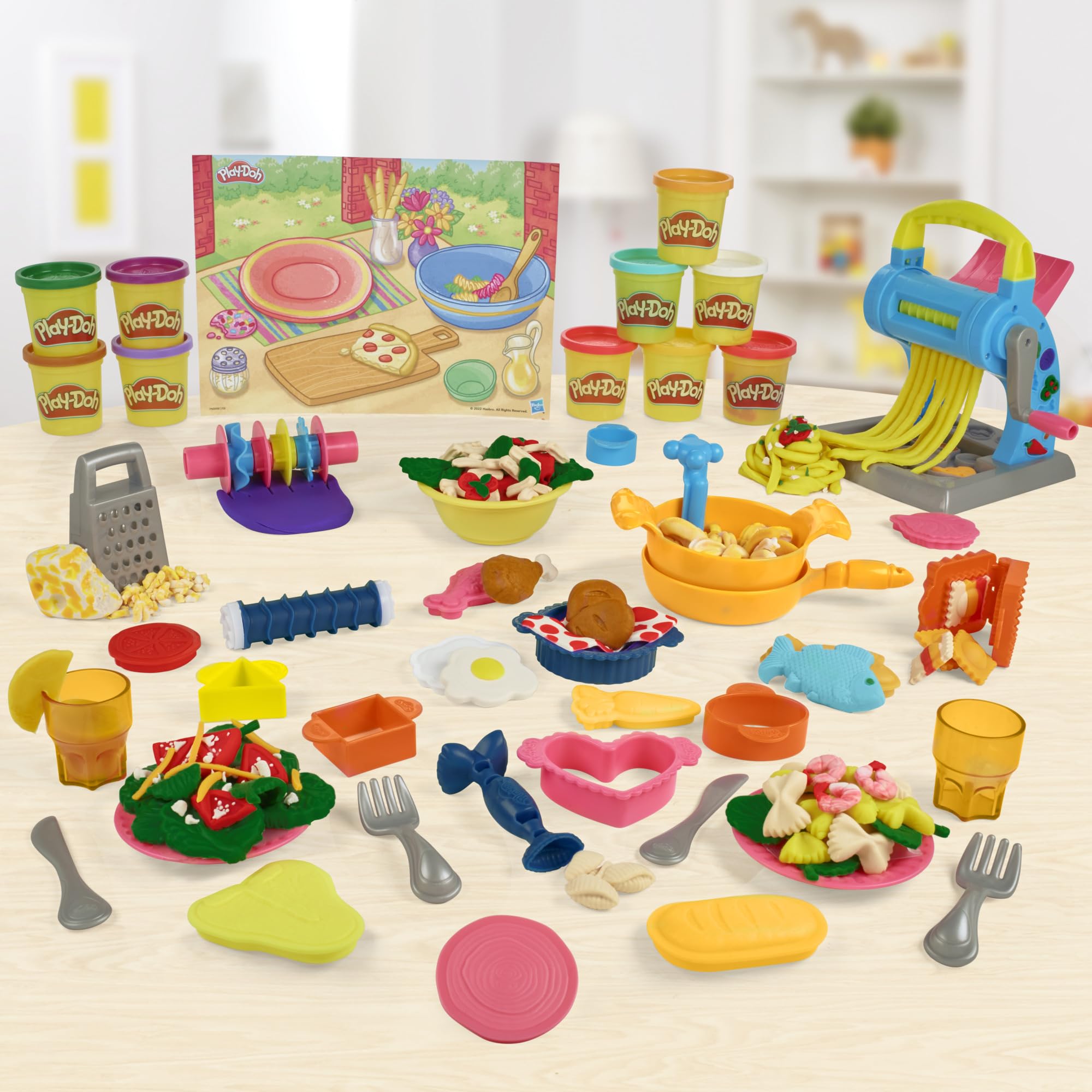 Play-Doh Pasta Dinner Spielset, Küchenspielset mit 35+ Spielküchenzubehör, Küchenspielzeug für 3 Jahre alte Mädchen und Jungen und älter