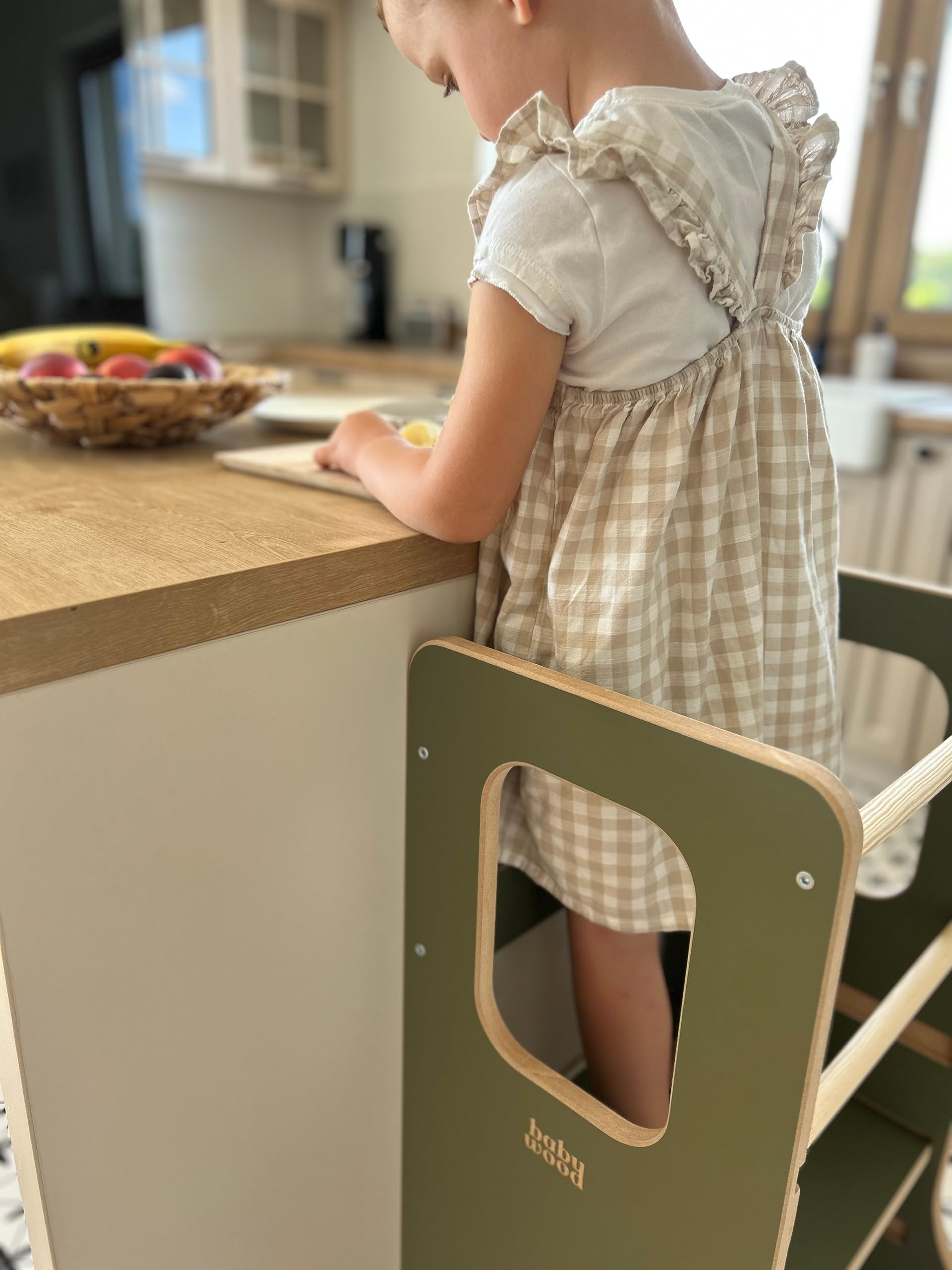 Kindersicherer Lernturm Oliv | Verstellbarer Montessori-Küchenhelfer | Montessori grün Küchenhelfer | Lernturm Oliv aus Holz | Holzplattform | Kinder Küchen Treppe