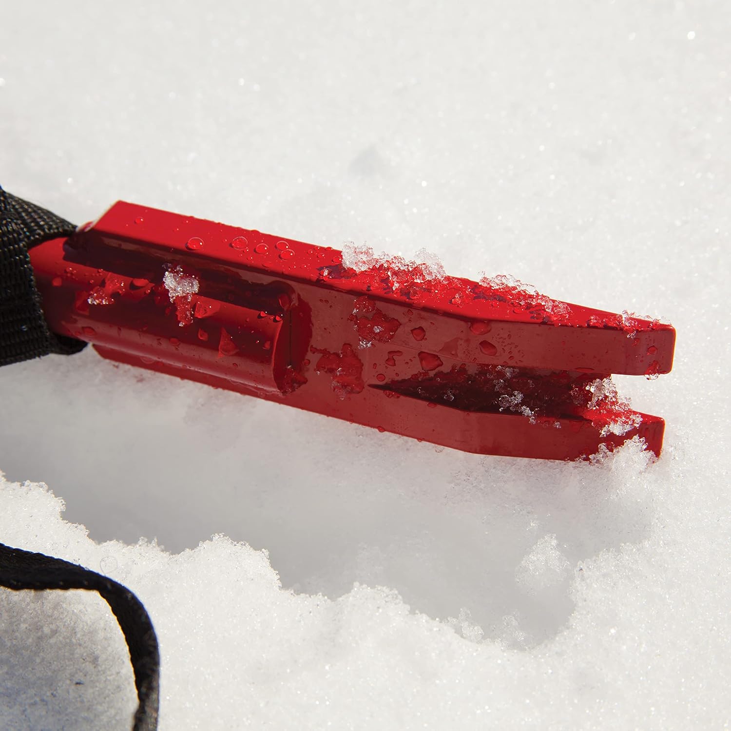 Eskimo CH9 19-inch Multi-Faceted, Dual-Action Chipper Head Design Hammer-Style Ice Chisel Red