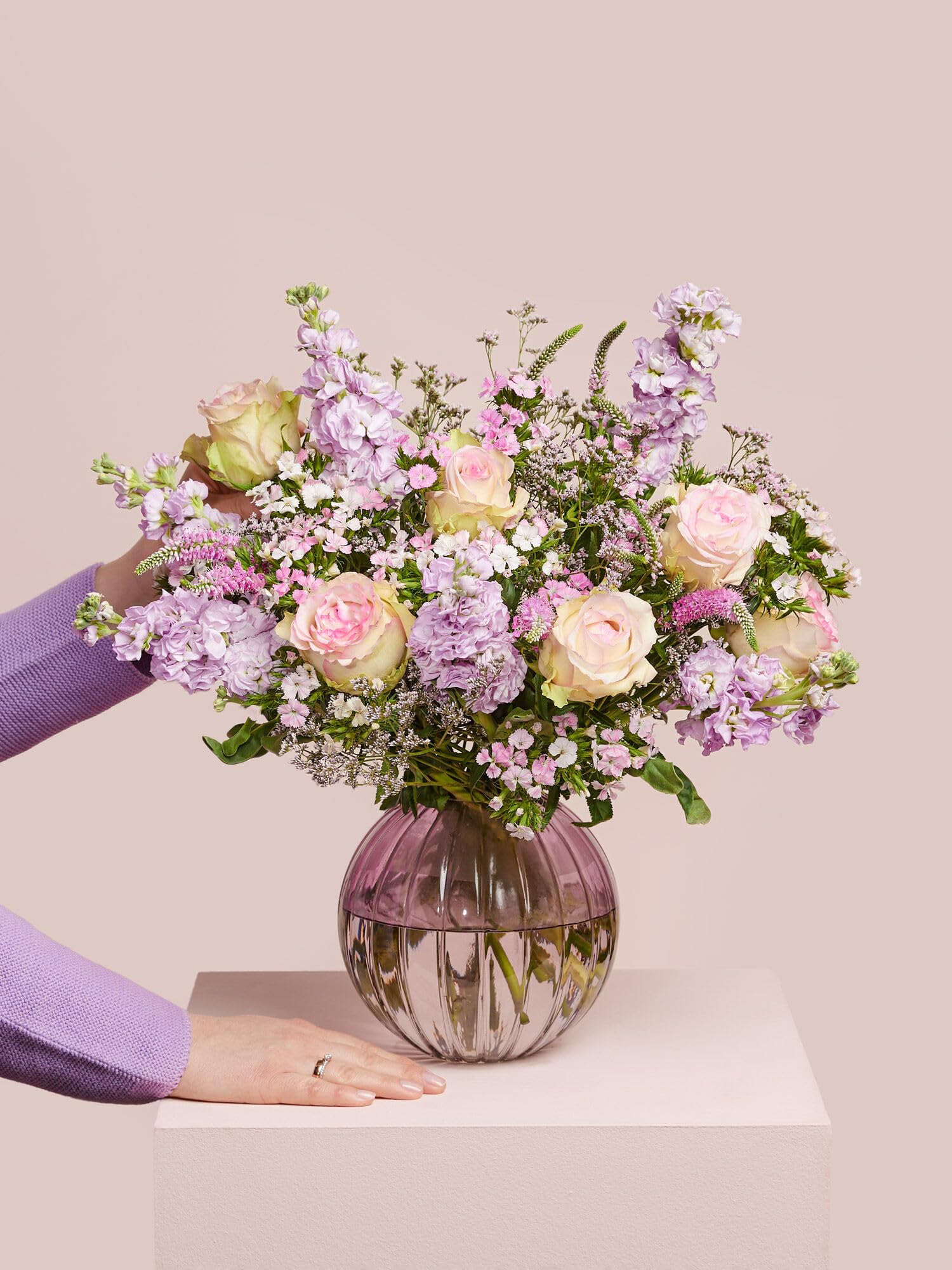 BLOOMY DAYS Blumenstrauß "Wolkenpoesie" in RosaViolett, mit Nelken, Rosen und Schleierkraut, 7-Tage-Frischegarantie, Floristen-Qualität, das perfekte Geschenk bestellen