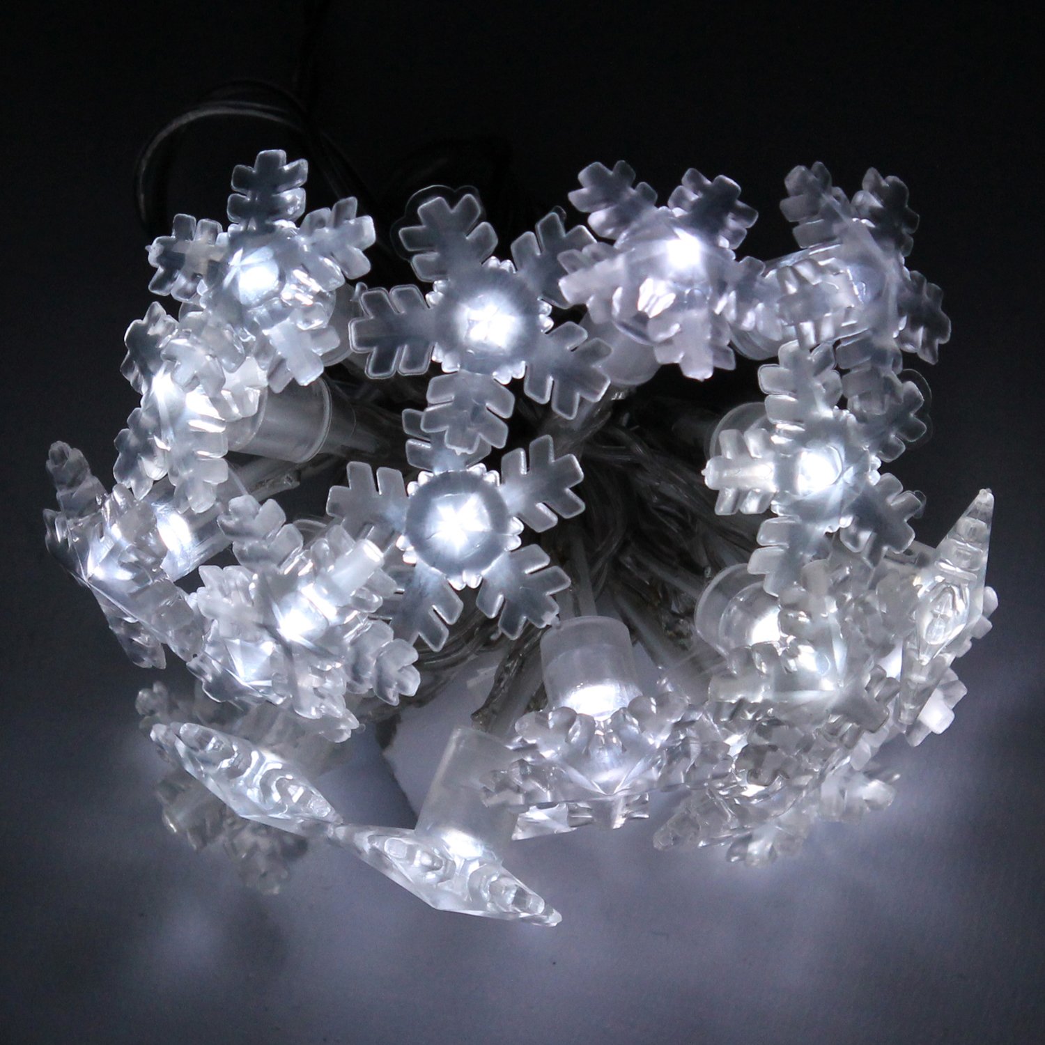 WeRChristmas 100 LED Chasing Christmas Lights with Snowflake Shade and Controller, White - Image 2
