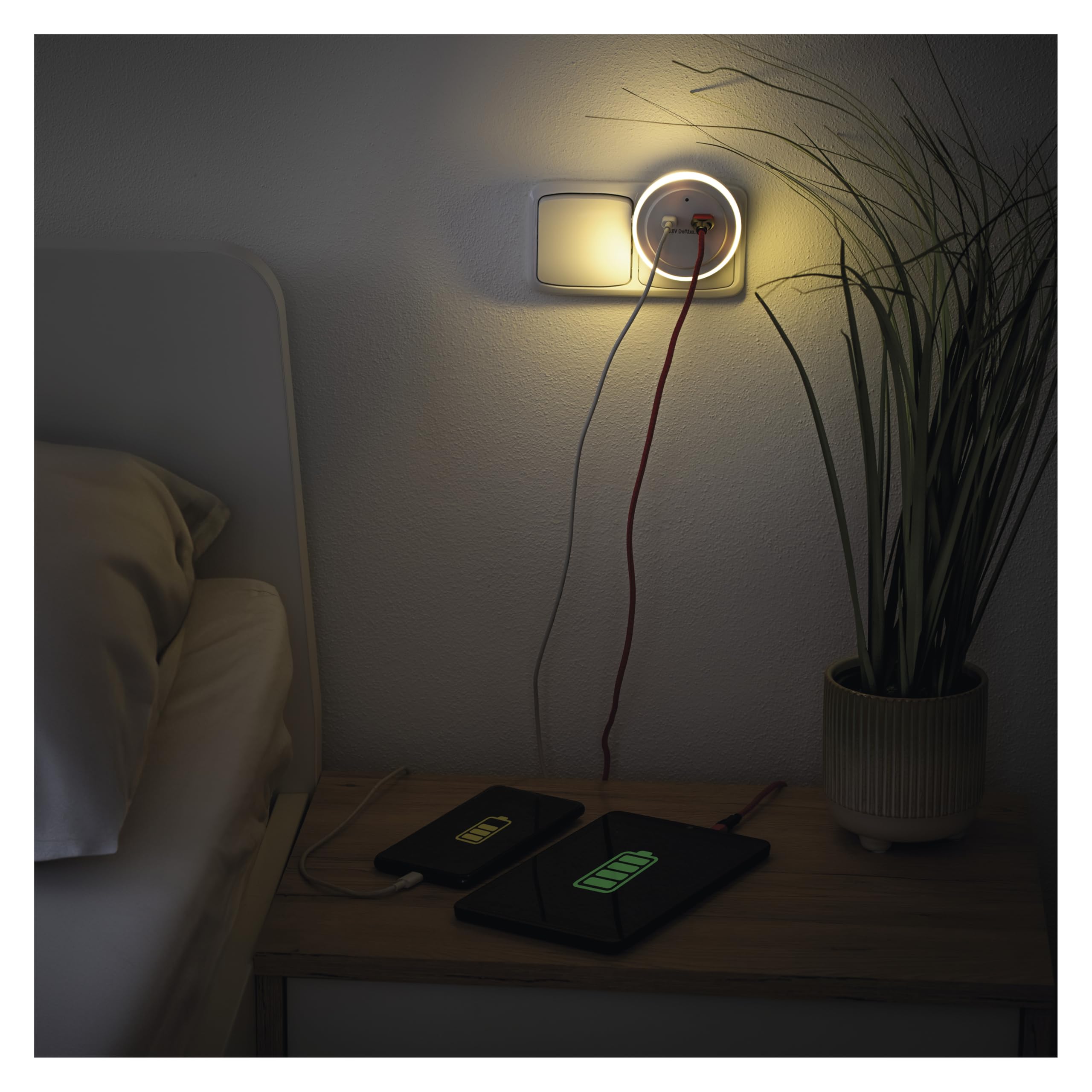 EMOS Lampka Nocna LED do Gniazdka Elektrycznego z Wyjściem USB-C i USB-A, 5,0 V/3,4 A - Przełącznik i Czujnik Zmierzchu - Światło Orientacyjne do Pokoju Dziecięcego, Schodów, Sypialni, Kuchni