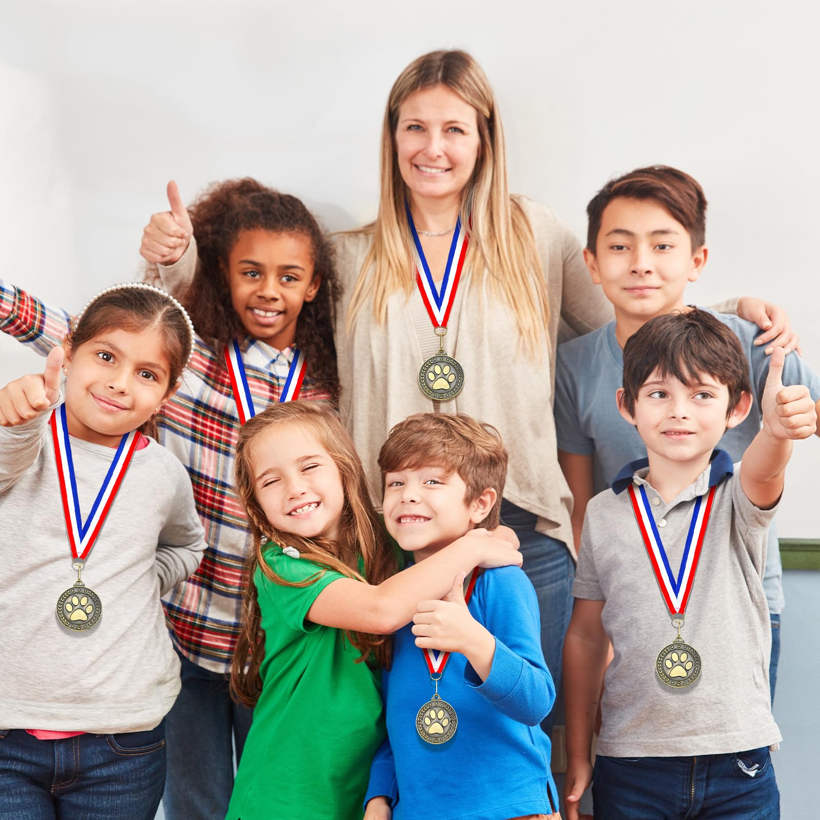 Quelay 60 medallas de premio de 2 pulgadas, medallas de oro a granel con cintas para el cuello, trofeo de metal, regalo para torneos, competiciones, fiestas, niños y adultos (medallas con estampado de