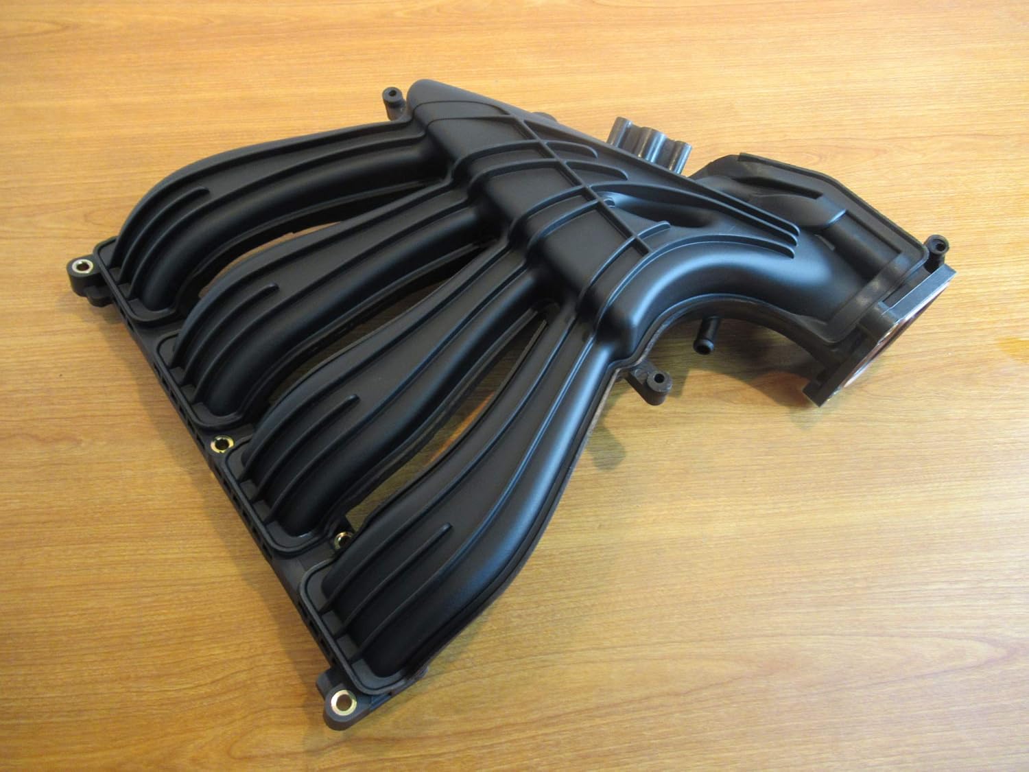 2005-2010 Chrysler PT Cruiser 2.4L Intake Manifold Plenum New Mopar OEM