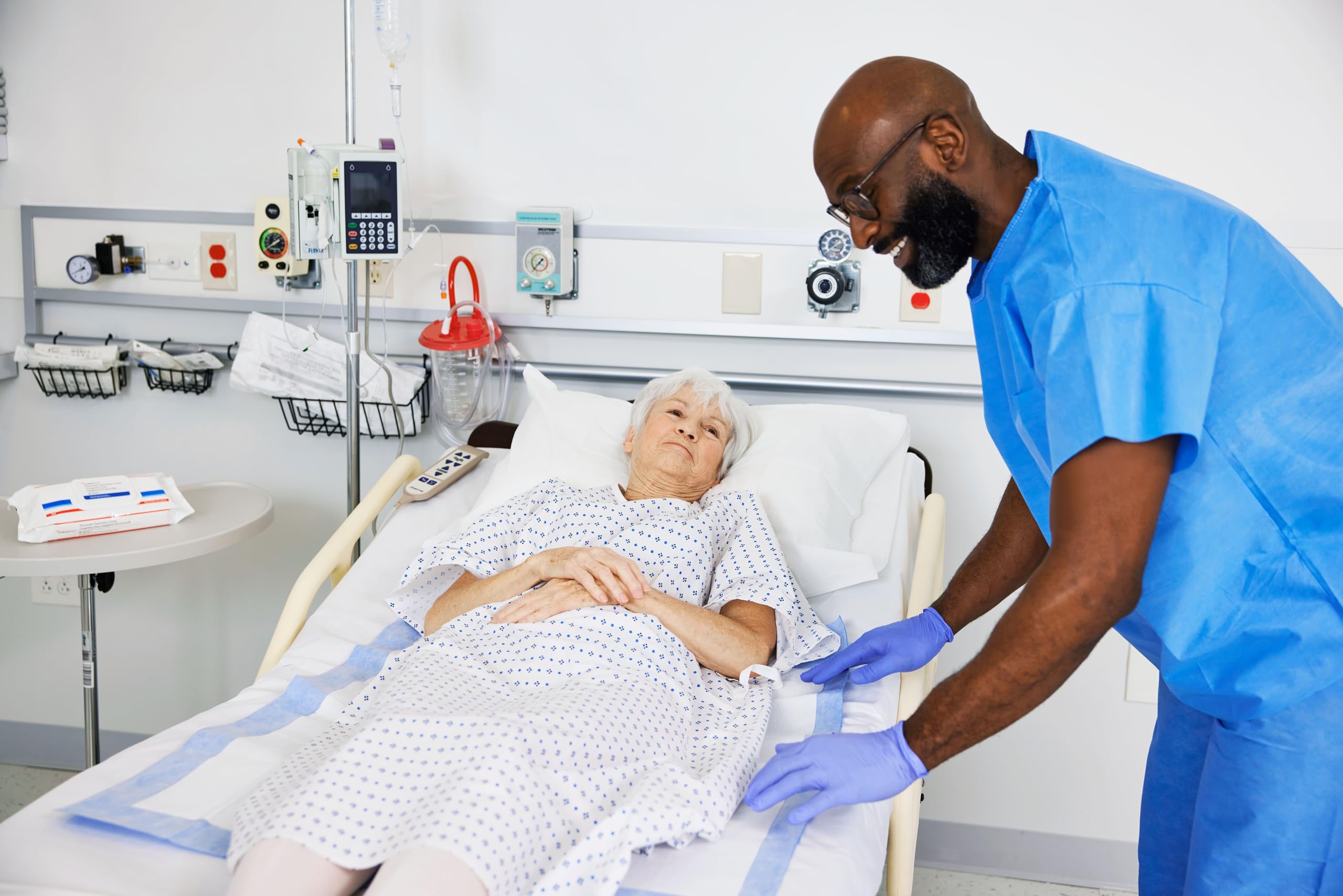 Cardinal Health P3036C pikowany wysokiej jakości komfortowy podkład, skrzydła o maksymalnej chłonności, niebieski, 80 x 90 cm