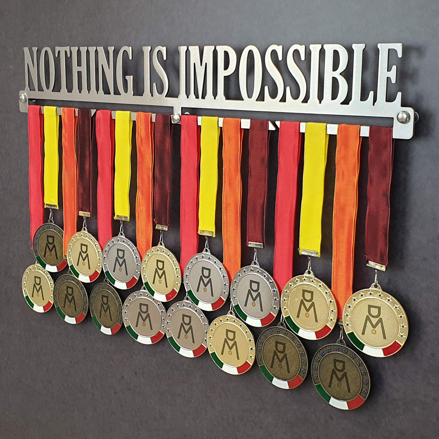 MEDALdisplay Nothing is Impossible - Medaillen Aufhänger - Wandhalterung für Medaillens Running, Marathon - Medaillenhalter - Sport Medal Hanger - Gebürsteter Edelstahl - 100% Made in Italy