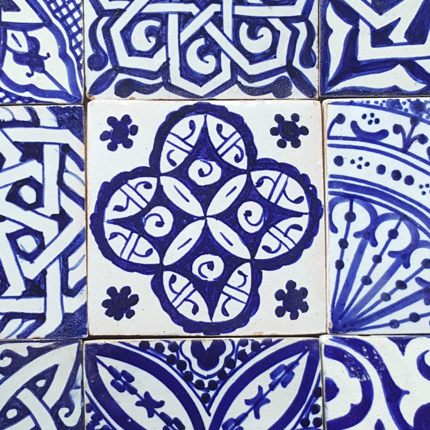 Orientalische Fliesen Mix 10x10 cm blau weiß 9er Packung handbemalte marokkanische Fliesen Patchwork Kunsthandwerk aus Marokko Wandfliesen für schöne Küche Dusche Badezimmer HBF8400