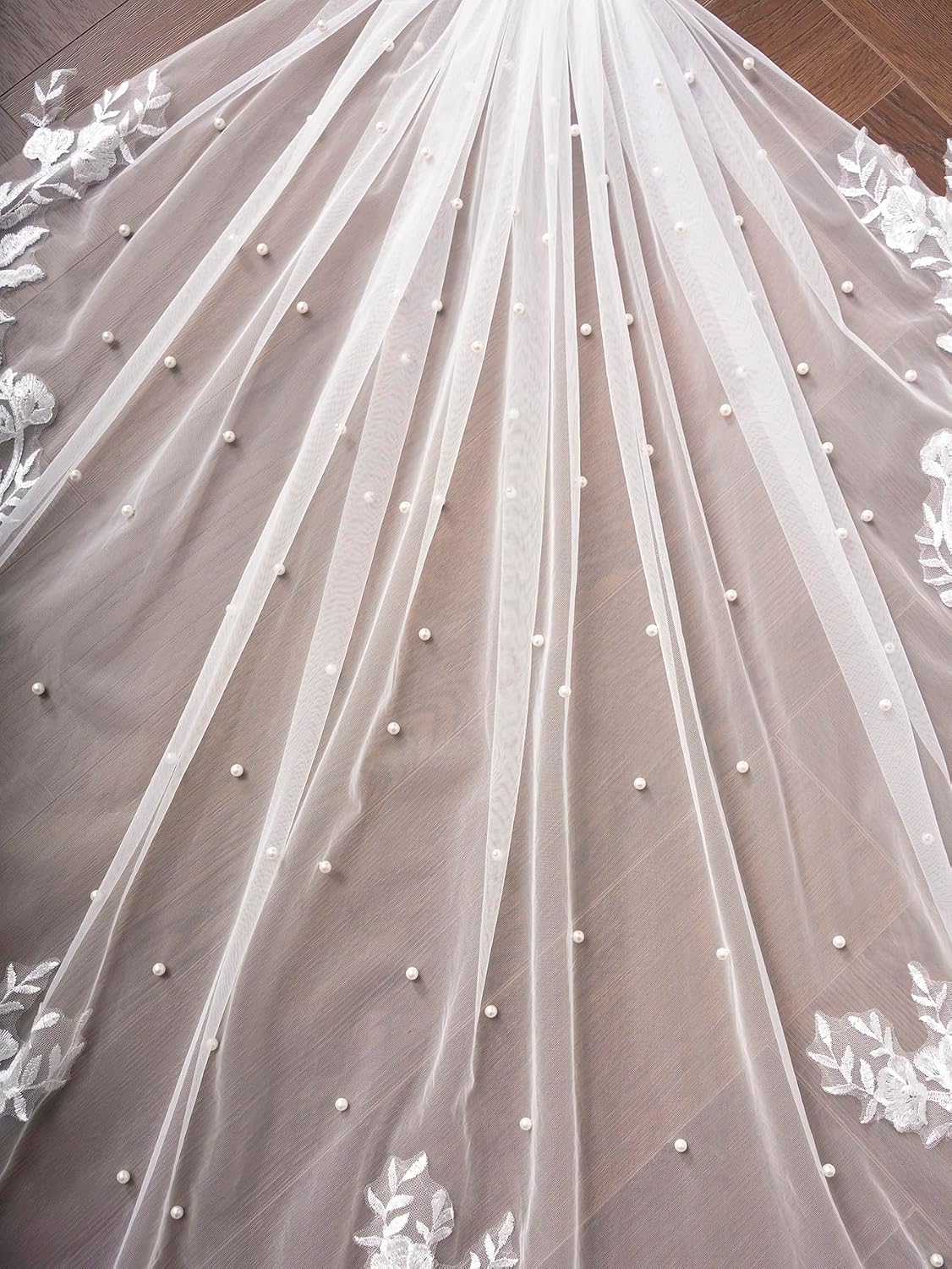 Pearl Lace Applique Fingertip Length Wedding Bridal Veil with Comb for Bride