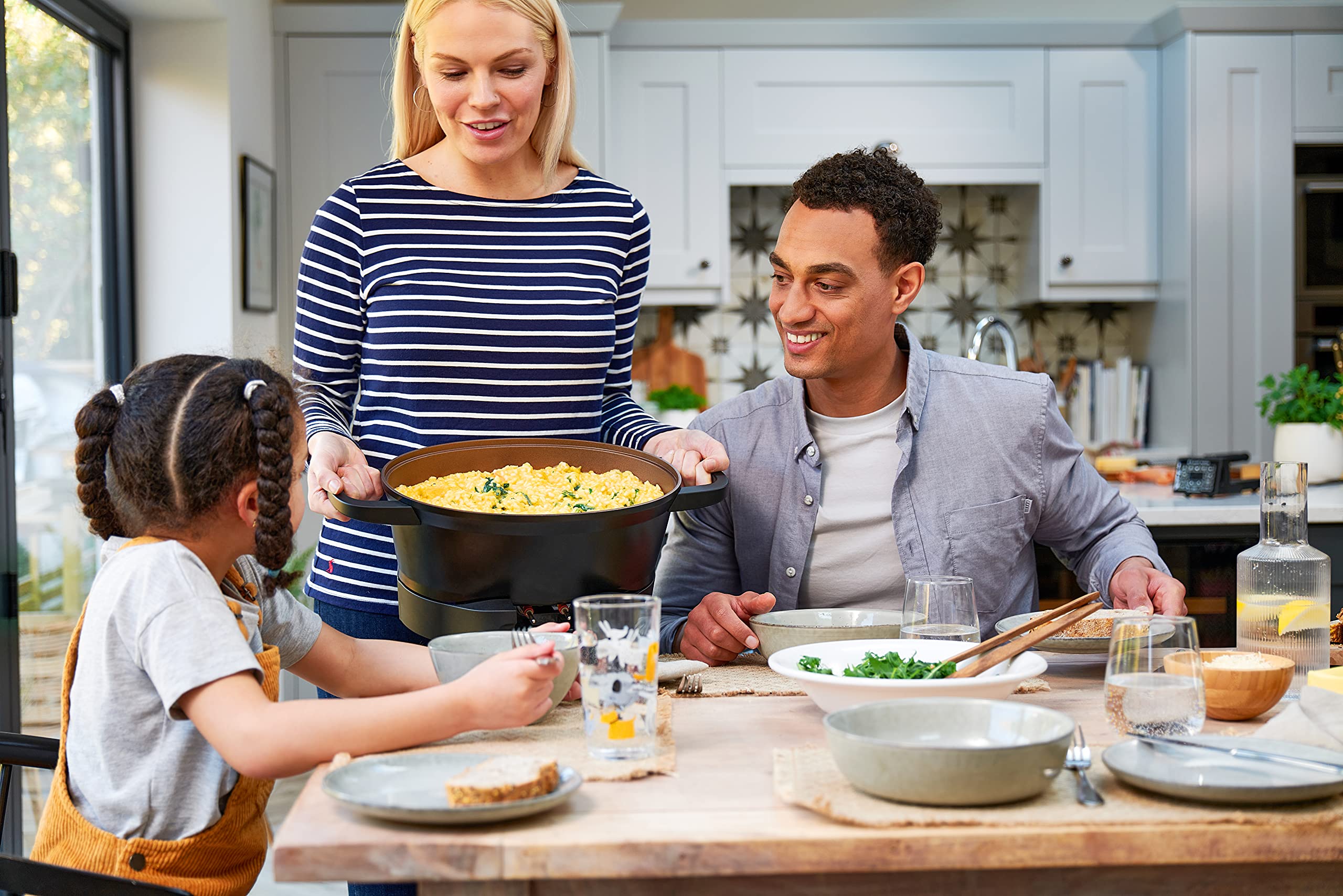 Russell Hobbs Multicooker 6.5 L - 8 Funzioni di Cottura Tra Cui Cottura Lenta, a Vapore, Cuociriso, Sottovuoto, Arrosto - Dispaly Digitale, Pentola Lavabile in Lavastoviglie 28270-56