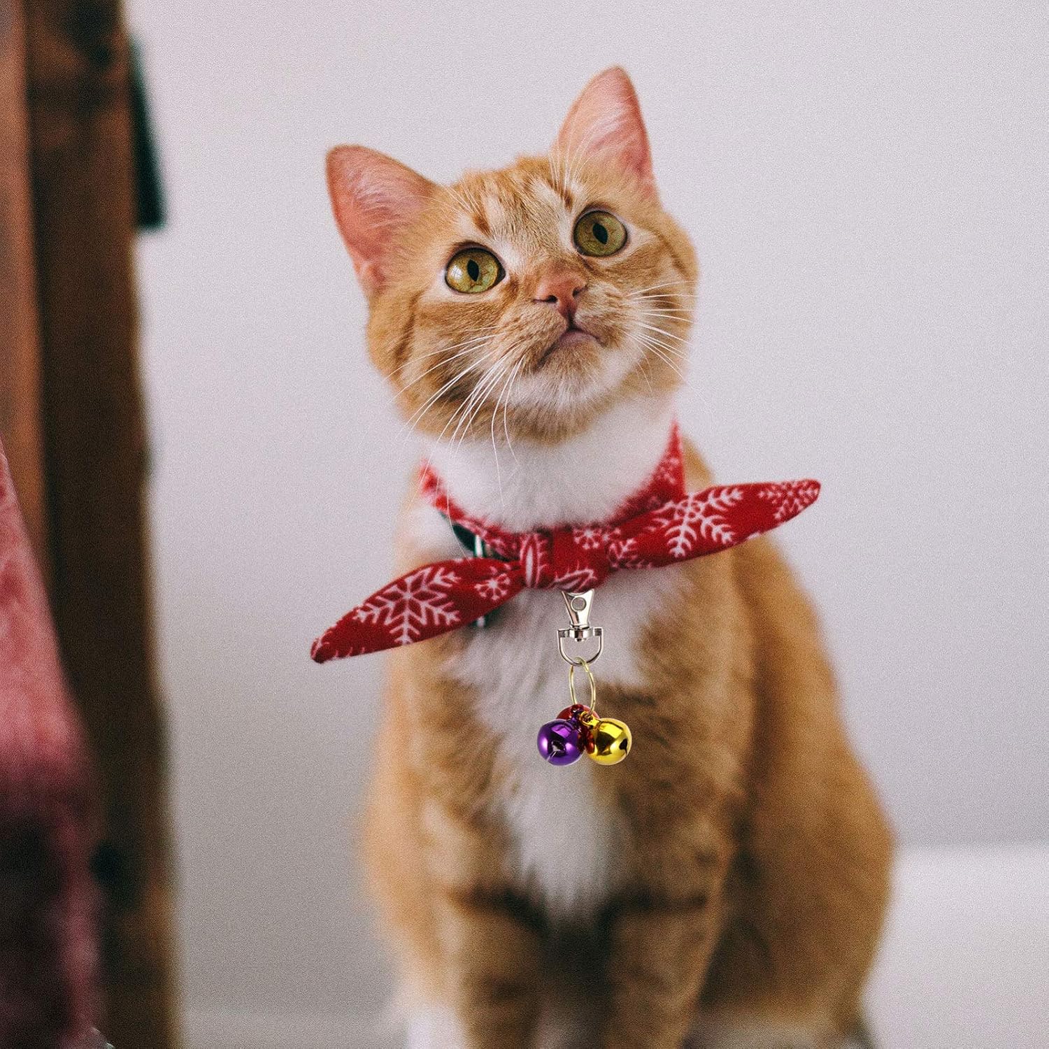 Toddmomy 4pcs Cat Pendant Bells Pet Collar Bells with Crisp Sound Stylish Design for Cat Training Random Color