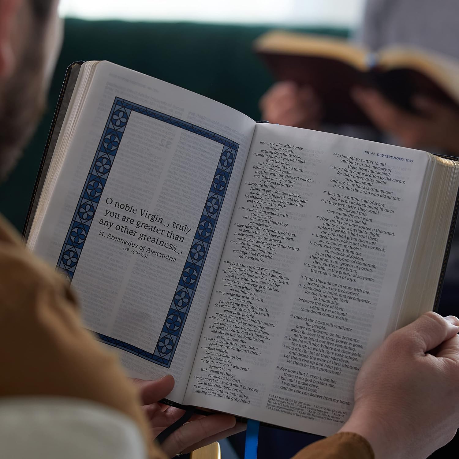 NRSVCE, Great Quotes Catholic Bible, Leathersoft, Blue, Comfort Print: Holy Bible