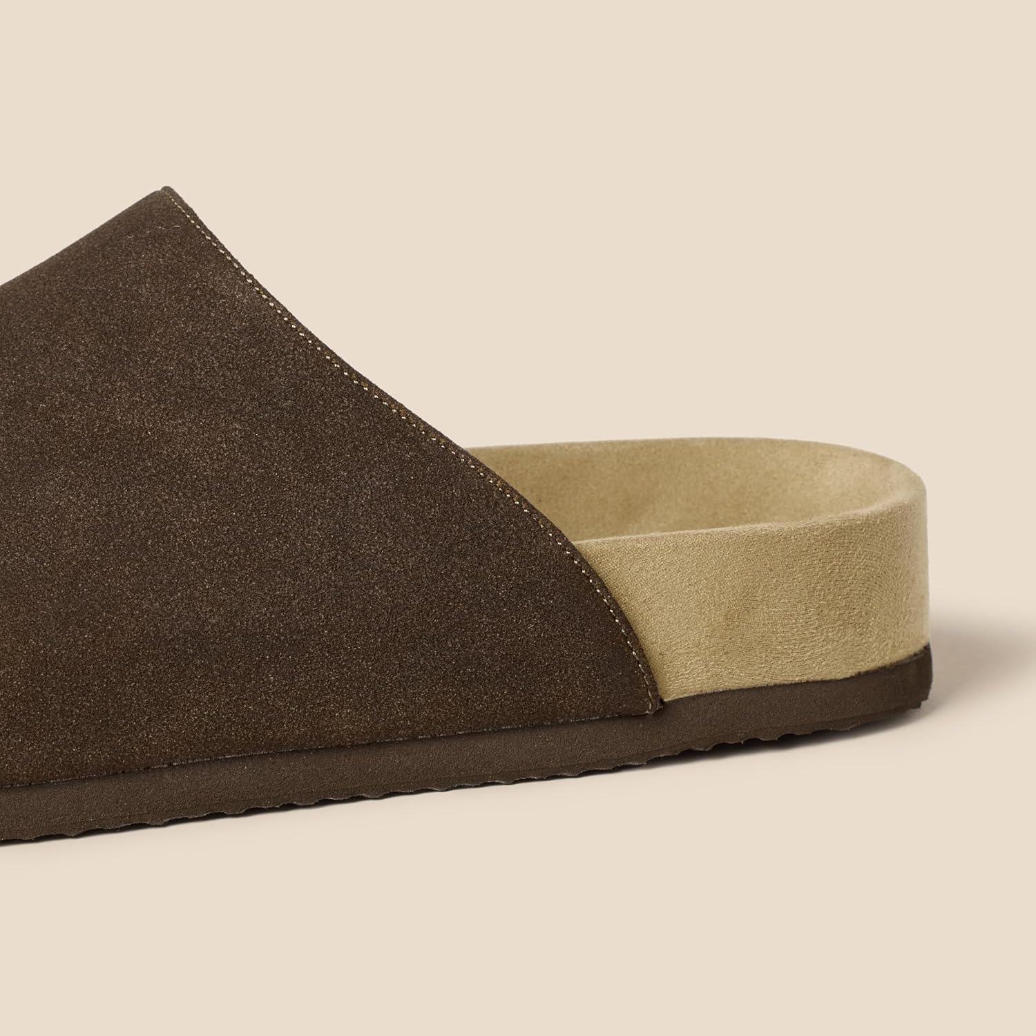 Amazon Essentials Men's Comfort Clogs - Image 4