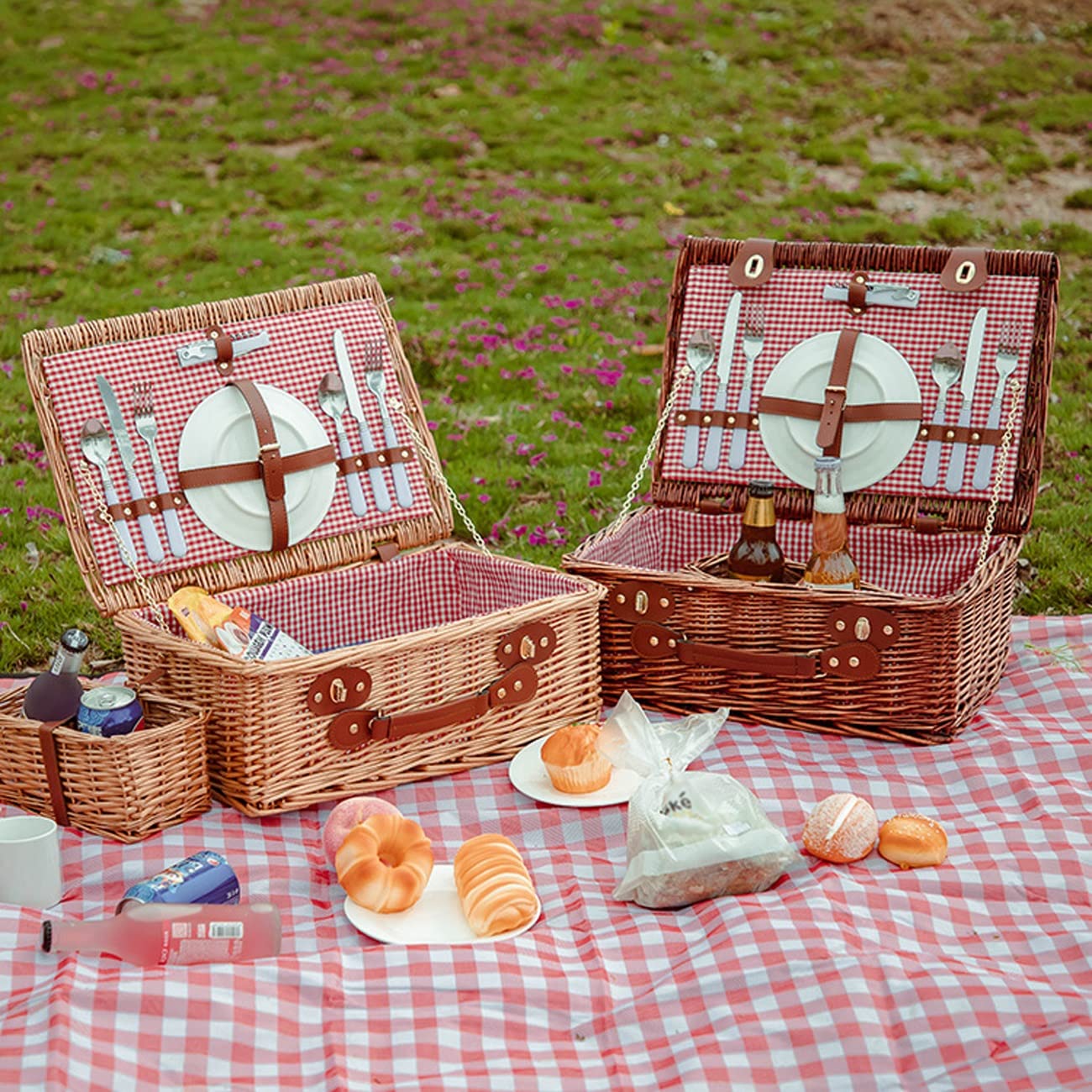 Wiklinowy kosz piknikowy z przyborami i sztućcami, zestaw upominkowy Willow Hamper dla 2 osób, ręcznie tkany do przechowywania na zewnątrz Walentynki, urodziny(B)