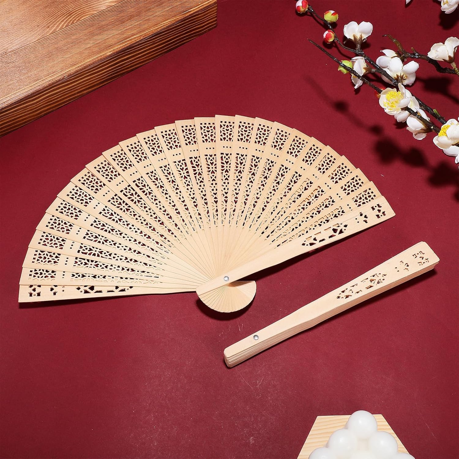 Fans Hand Fans and 2pcs Lightweight and Sturdy Wooden Hollow Out with Charming Simple Design Summer Occasions Outdoor Weddings
