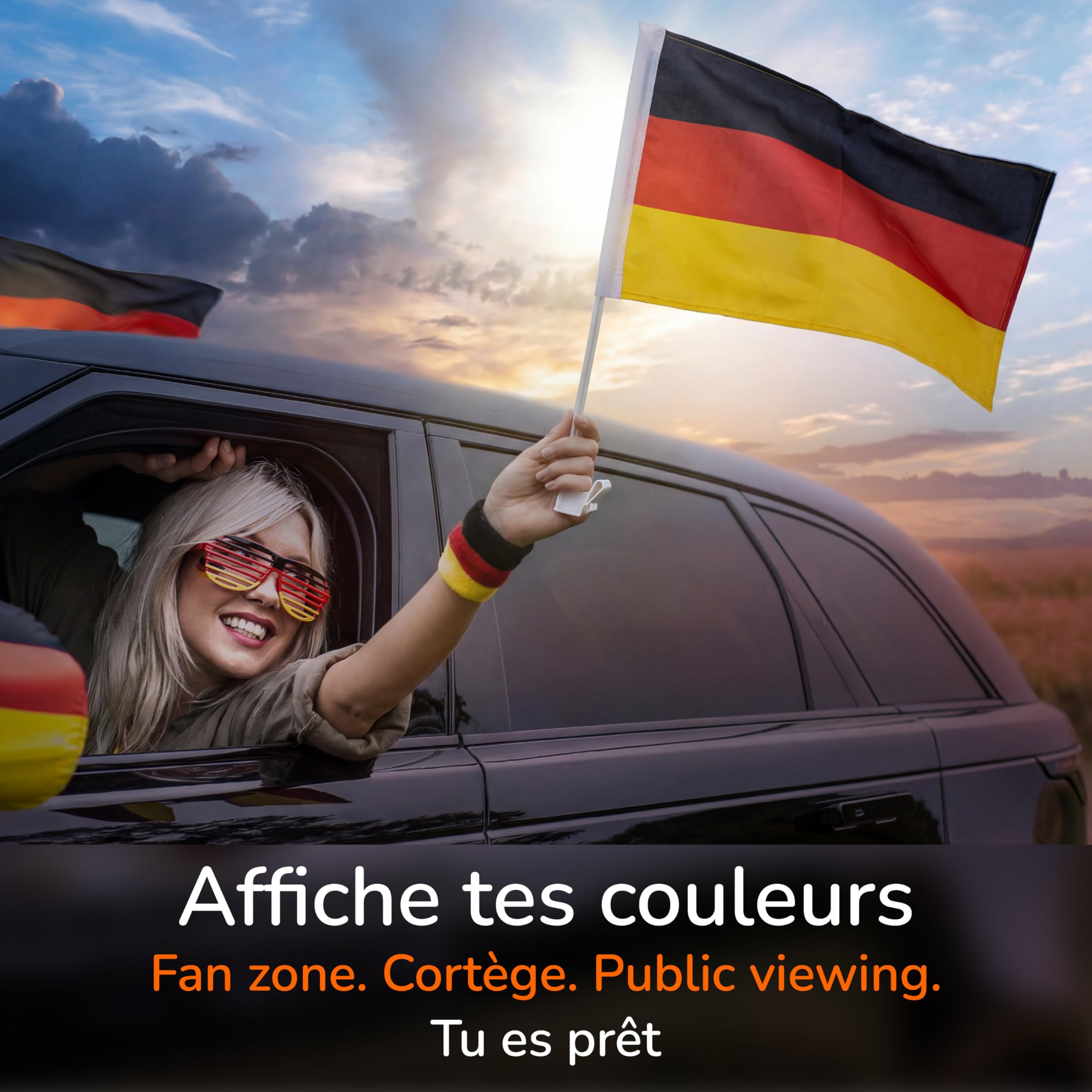Upgrade4cars Drapeau de Voiture Allemagne + Housses Rétroviseurs Coupe du Monde 2026 | Fanion Auto Noir Rouge Or 45x30 cm | Drapeau National Voiture Article Fan Mondial MAX. 60 km/h
