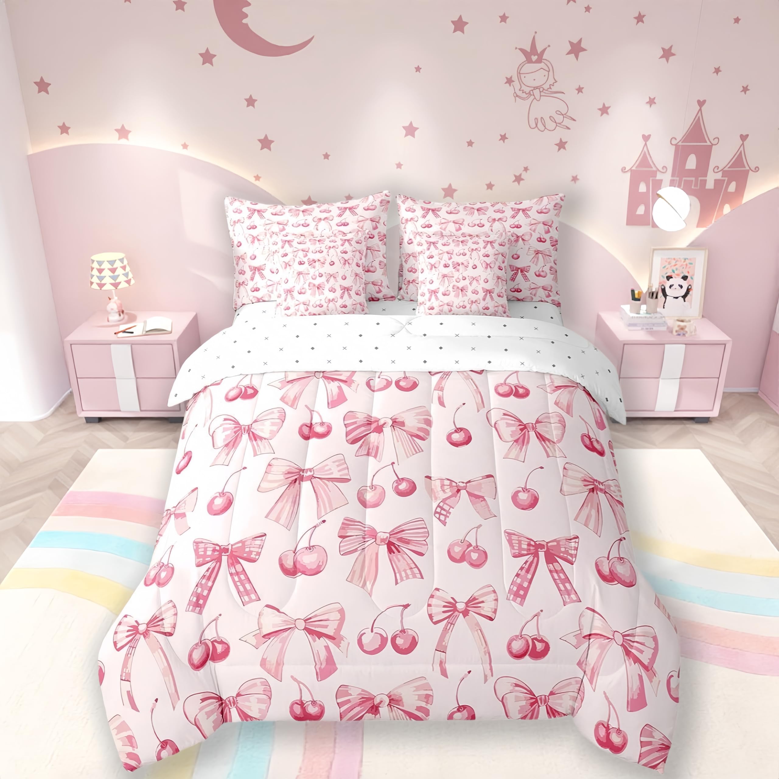 Parure de lit grand lit avec couette motif cerises et finitions nœud papillon