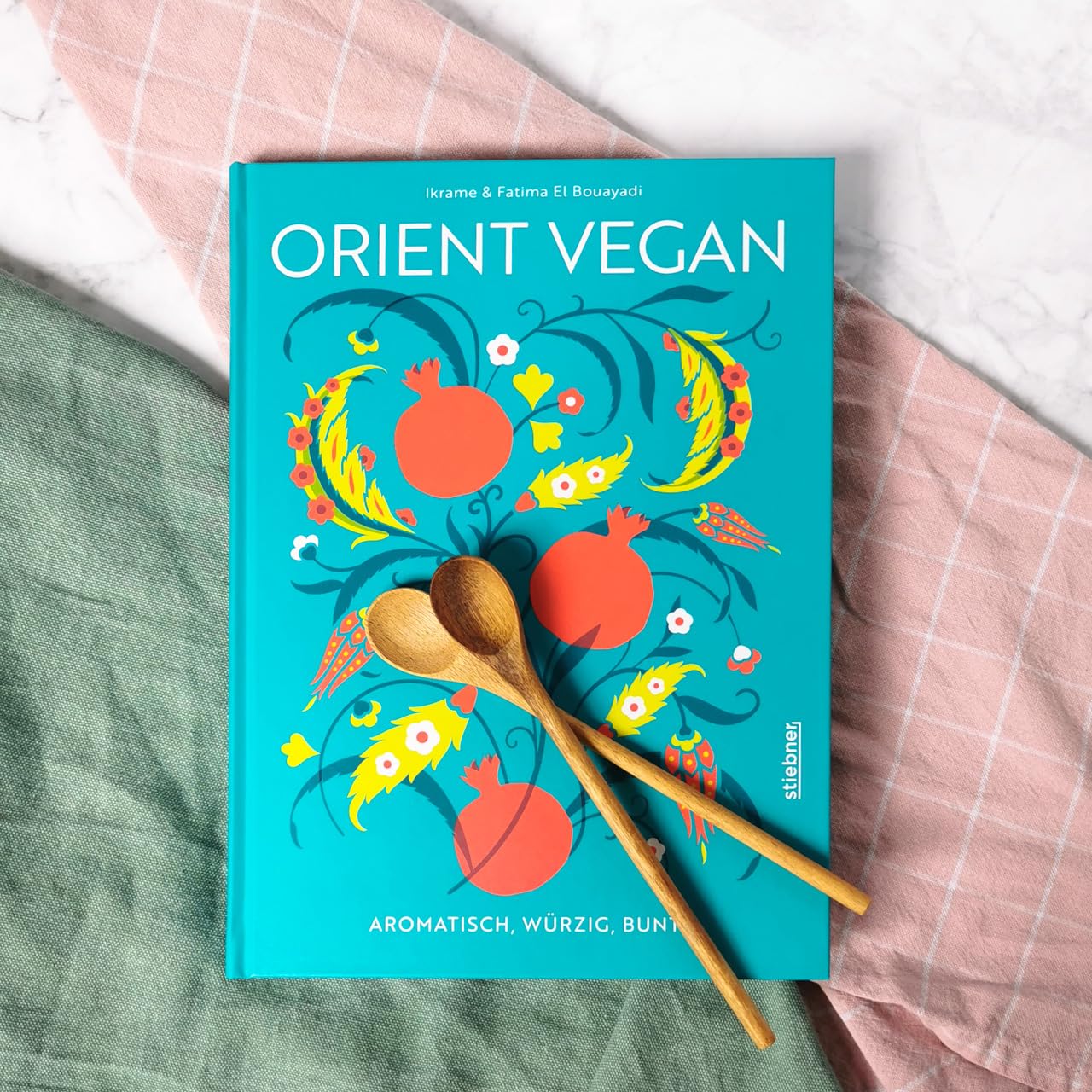 Orient Vegan: Aromatisch, würzig, bunt. Mehr als nur Mezze, Tajine und Taboule: Über 60 arabische Rezepte natürlich vegan oder vegan interpretiert. Das vegane Kochbuch für orientalisches Essen!