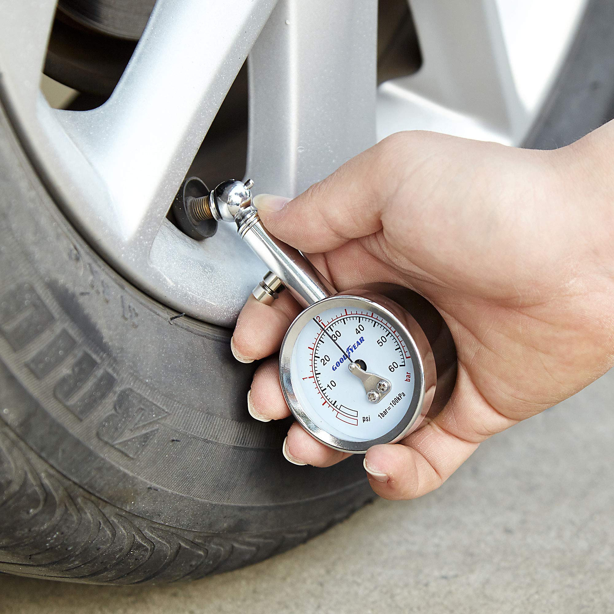 Goodyear - Manometro professionale per pneumatici, resistente, con grande quadrante, misurazione dell'aria in PSI/BAR, con pulsante di rilascio, per auto, moto, bici, furgoni