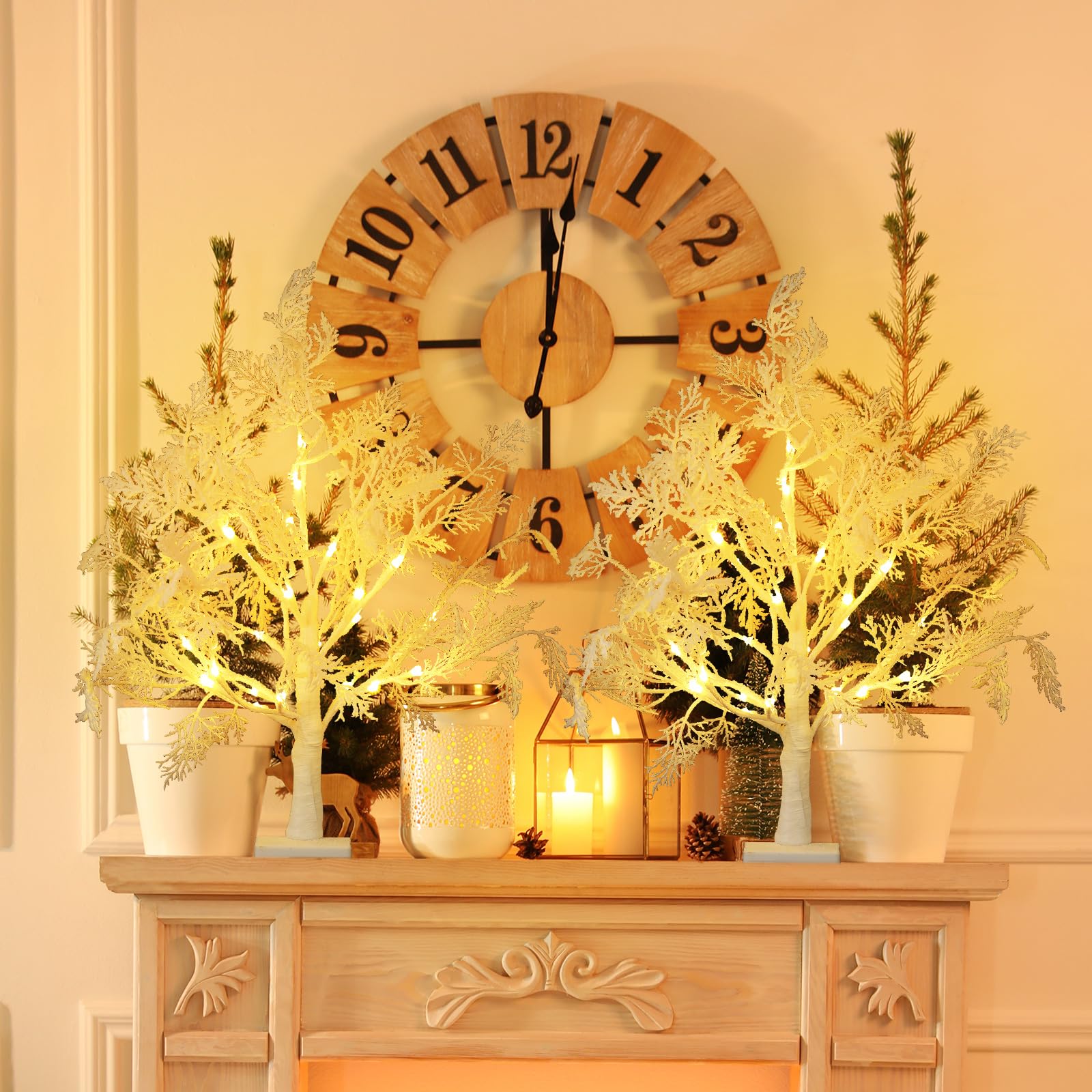 Lot de 2 sapins de Noël de table avec lumières DEL de 61 cm – Mini sapins floqués de neige blancs artificiels éclairés par piles – Décoration USB pour table d'intérieur, cheminée, décoration