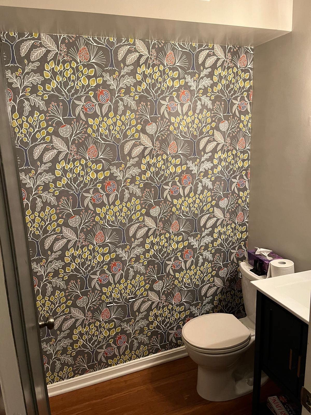 7/mo Finance NuWallpaper NU3038 Groovy Garden Navy Peel & Stick