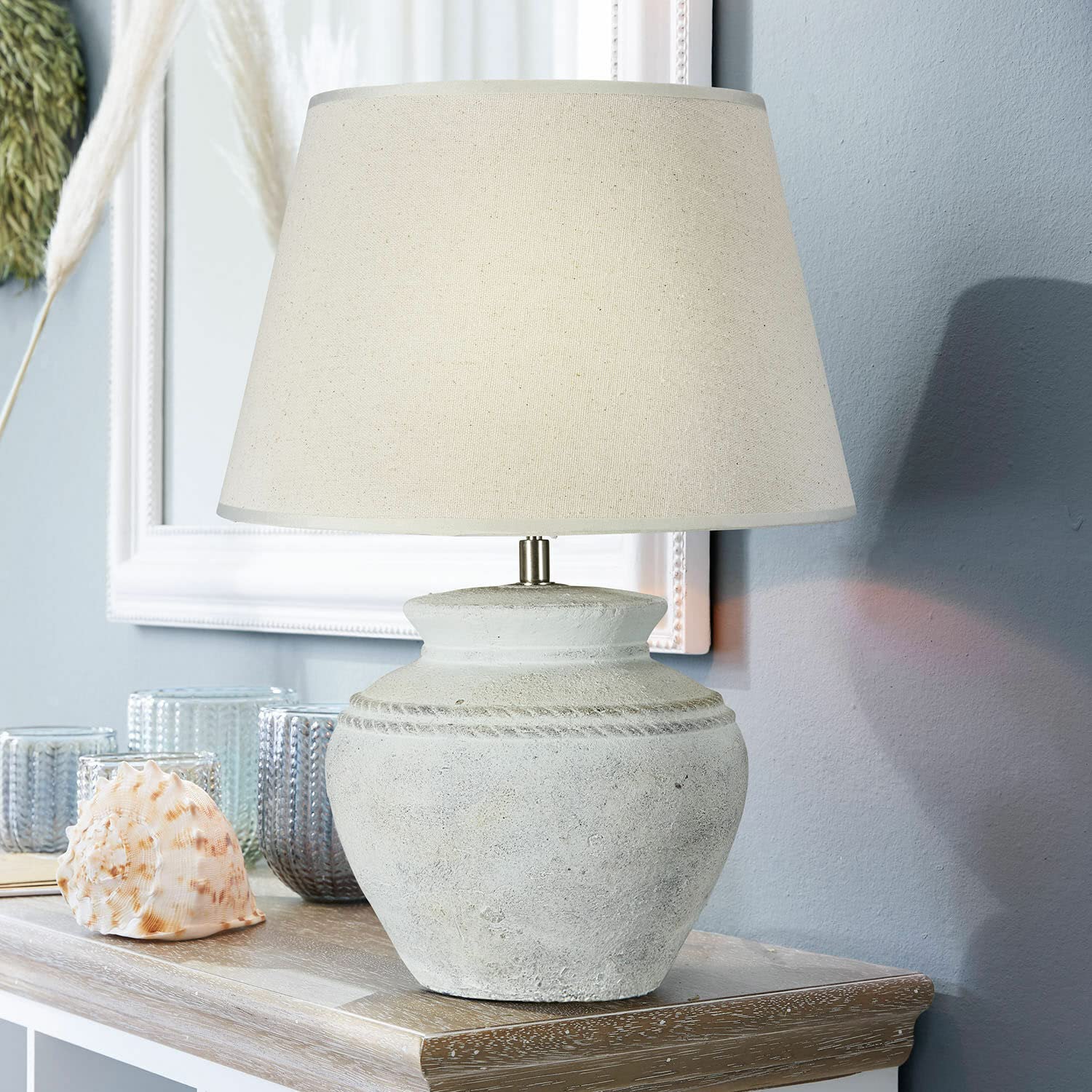 Loberon Tischlampe Cleveland - antikweiÃŸ | Kunstvoll Gearbeiteter Fuß - im Antik-Look - Zeitloses Design - Tischleuchte - Wohn-Accessoire - Keramik - Leinen
