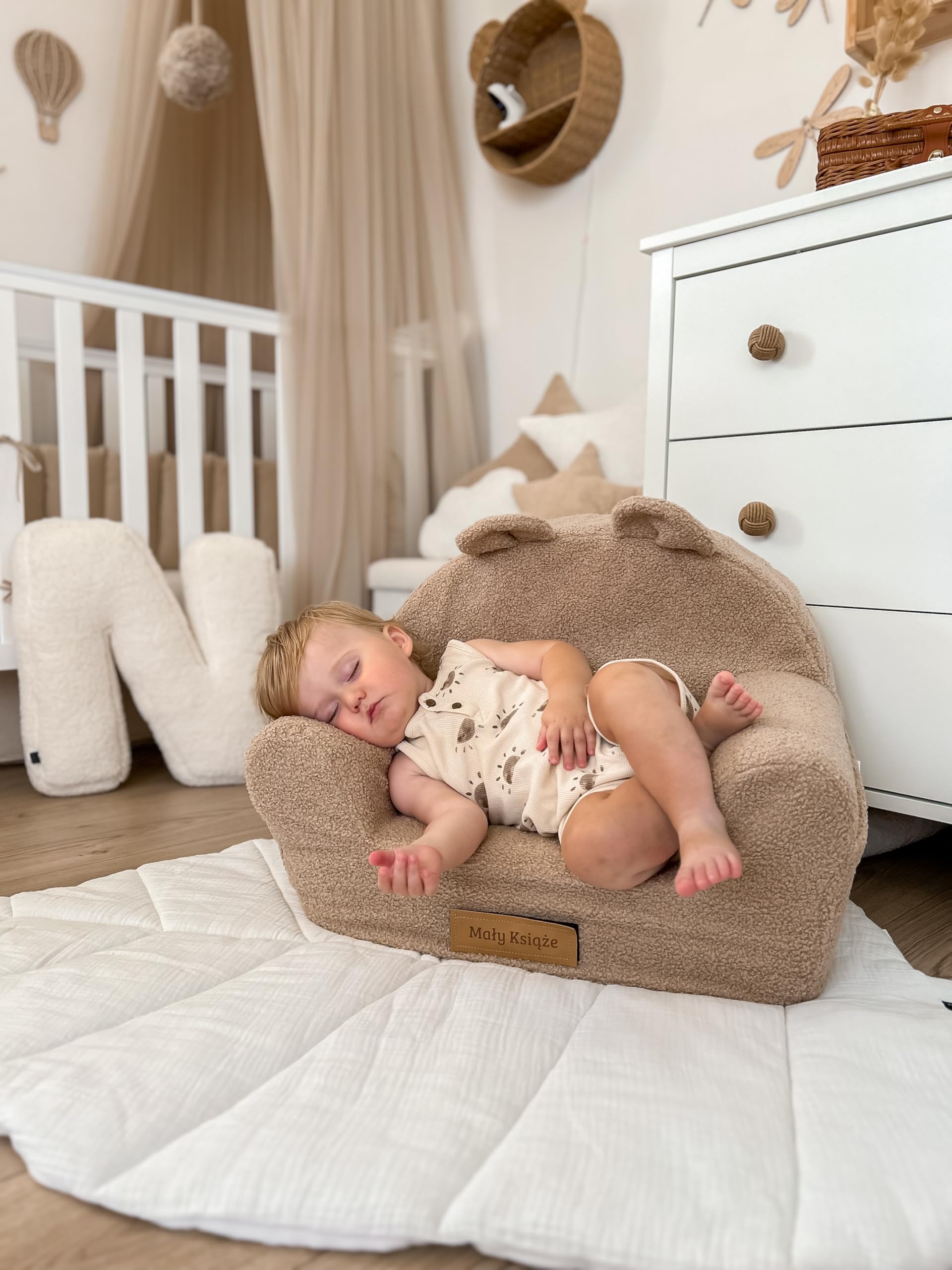 Flumi Fauteuil Personnalisé pour Enfant, Mini Siège pour Bébé, Chaise pour Chambre d'enfant ou Salle de Jeux avec Gravure du Nom (Beige foncé)