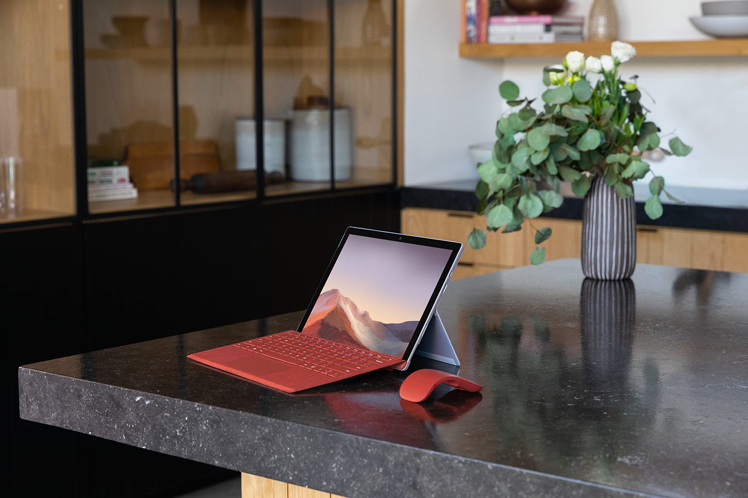 2019 Microsoft Surface Pro 7 con Intel Core i5-1035G4 (12.3-pollici, 8GB RAM, 128GB SSD) Platino (Ricondizionato)