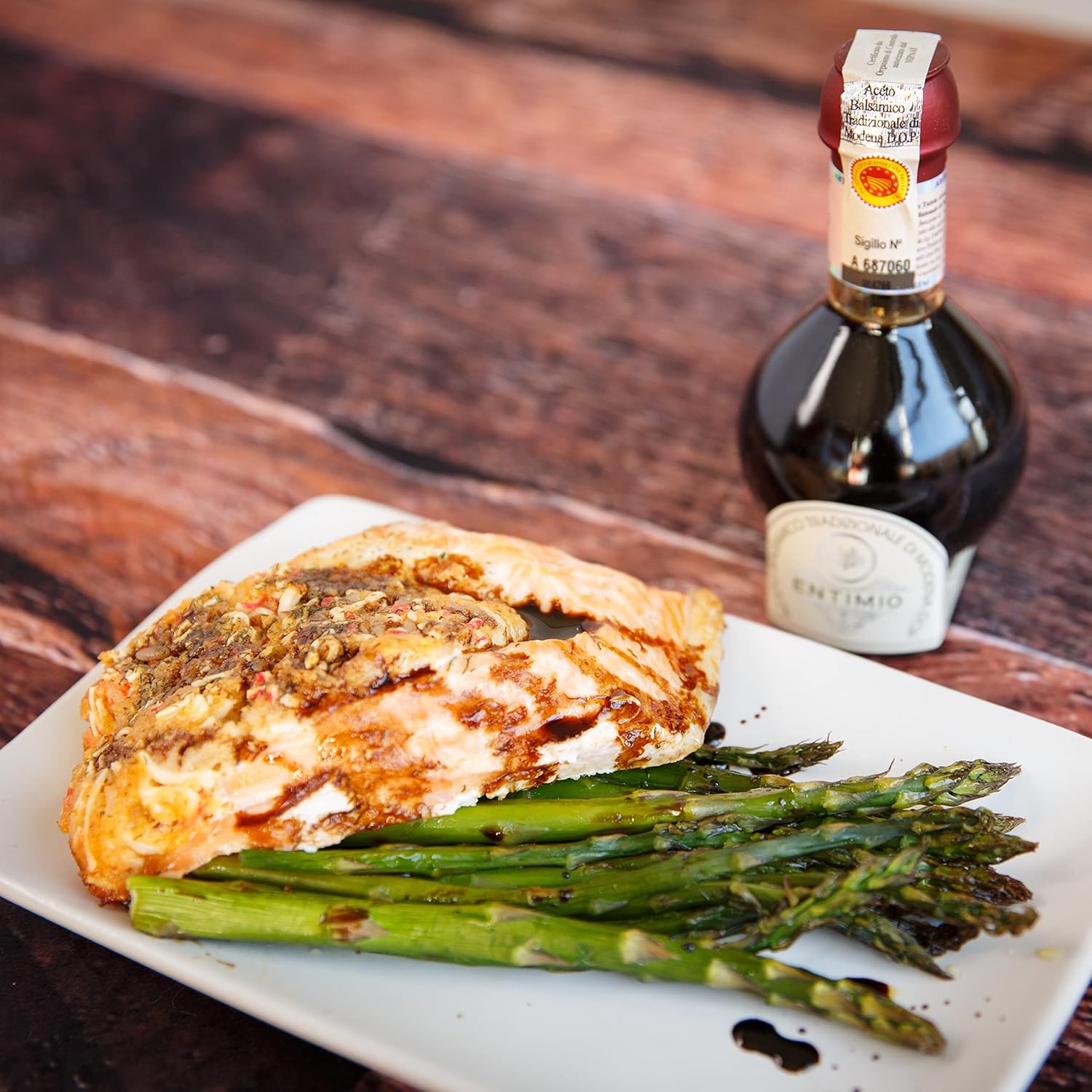 Entimio Affinato - DOP Aged 12+ Years Traditional Modena Balsamic Vinegar from Modena, Italy - Authentic from Small Family Producer, Giftbox with Product and Producer Info - 3.4 fl oz