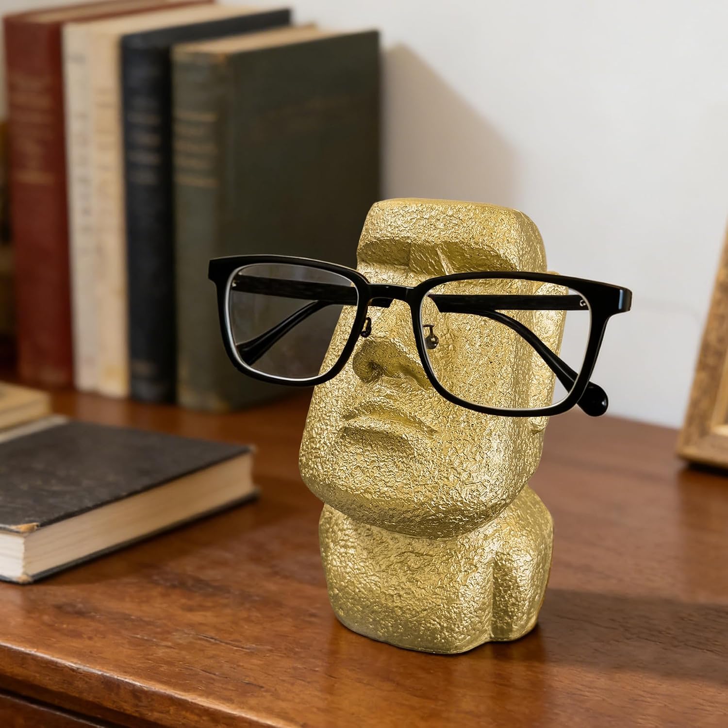 Moai Eyeglass Holder Stand Easter Island Stone Decoration Fun Glasses Holder Display Stands Modern Home Resin Sculptures Decorative Nightstand Home Office Desk Decor (Golden)