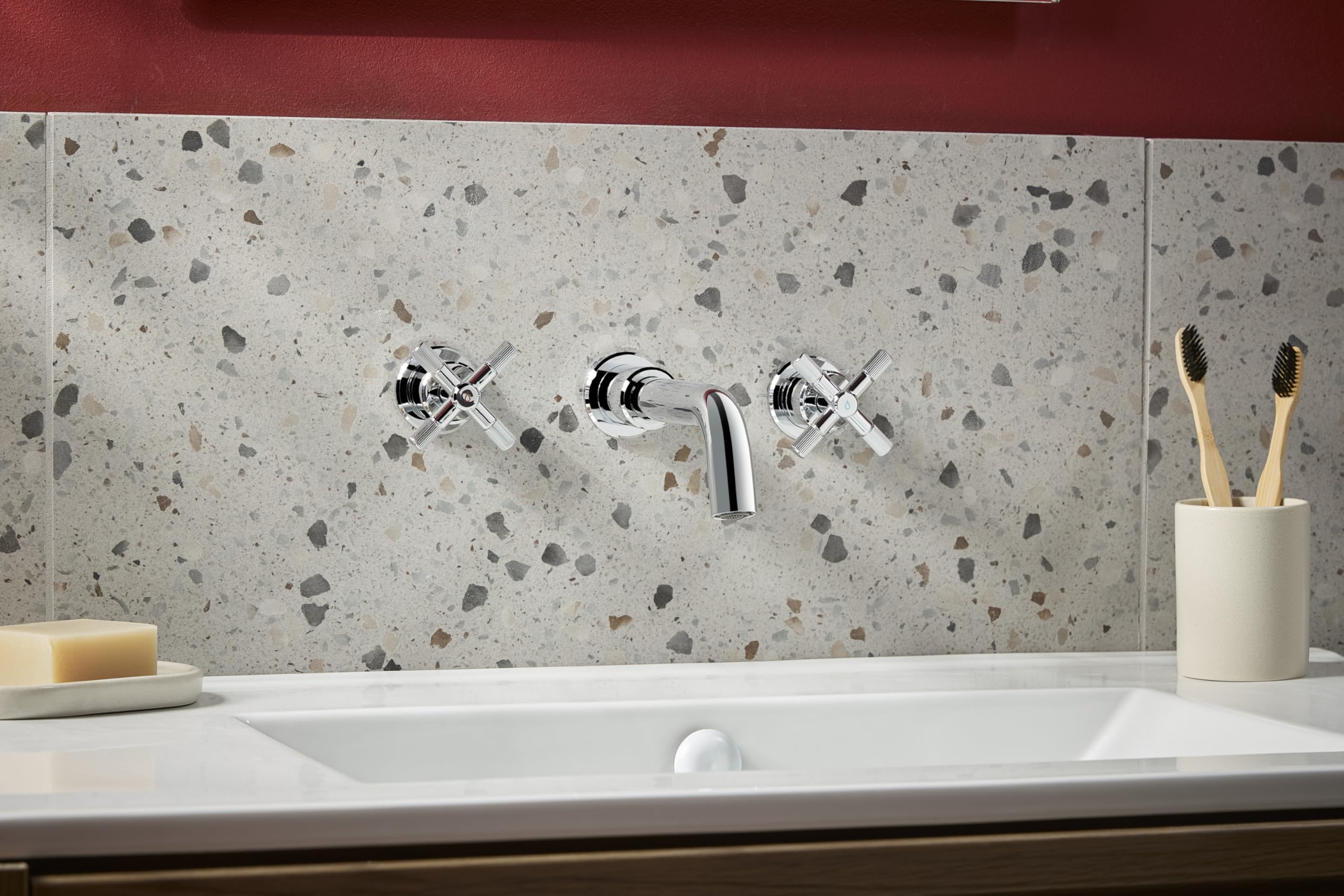 Bristan Cruzar - Grifo mezclador para lavabo con 3 orificios para montaje en pared, con función de ahorro de agua, acabado cromado