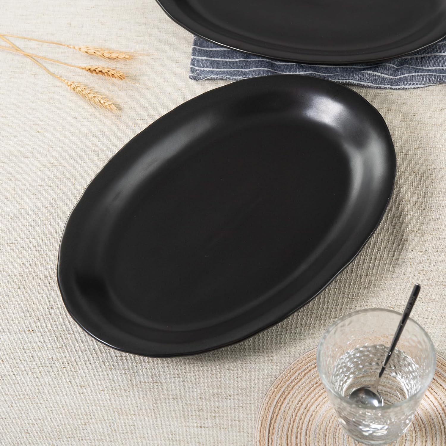 Ceramic Serving Platter, 13.7 Inch Large Oval Serving Trays, Dinner Plates, Serving Dish Set for Dessert Appetizers Meat/Entertaining/Party, Set of 2, Matte Black