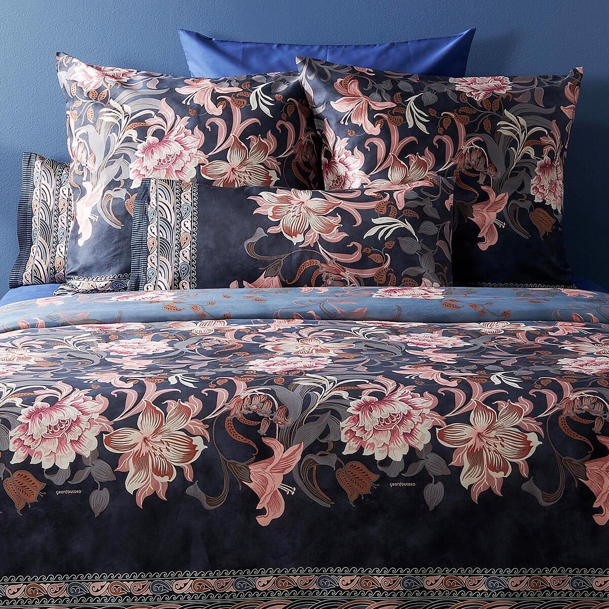 Bassetti Verona Bettwäsche + 1 Kissenhülle aus 100% Baumwollsatin in der Farbe Blau B1, Maße: 155x220 + 1 K 80x80 cm - 9325851