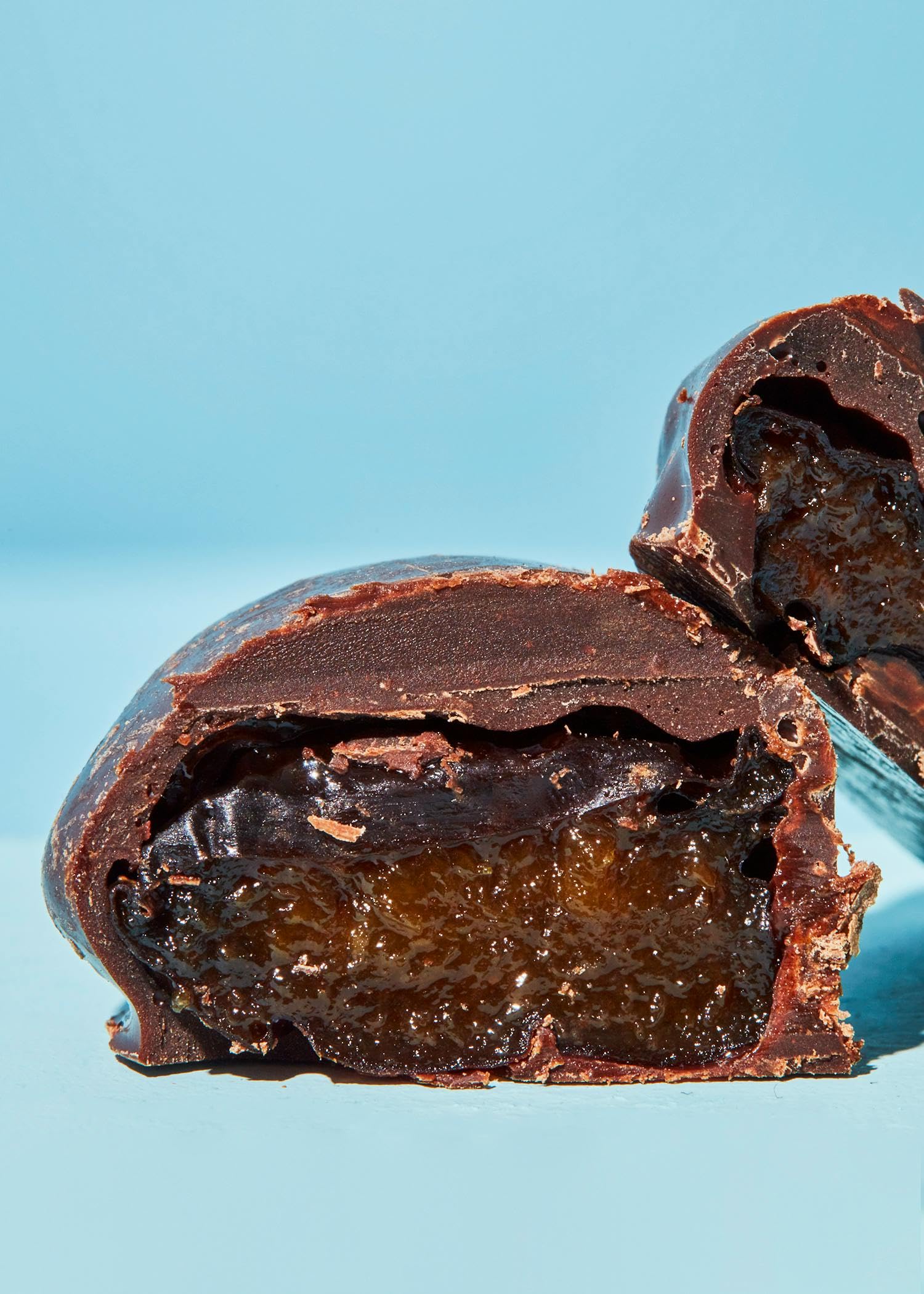 KoRo - Prunes au chocolat noir 1kg - Vegan - Enrobage de chocolat noir - Emballage avantageux