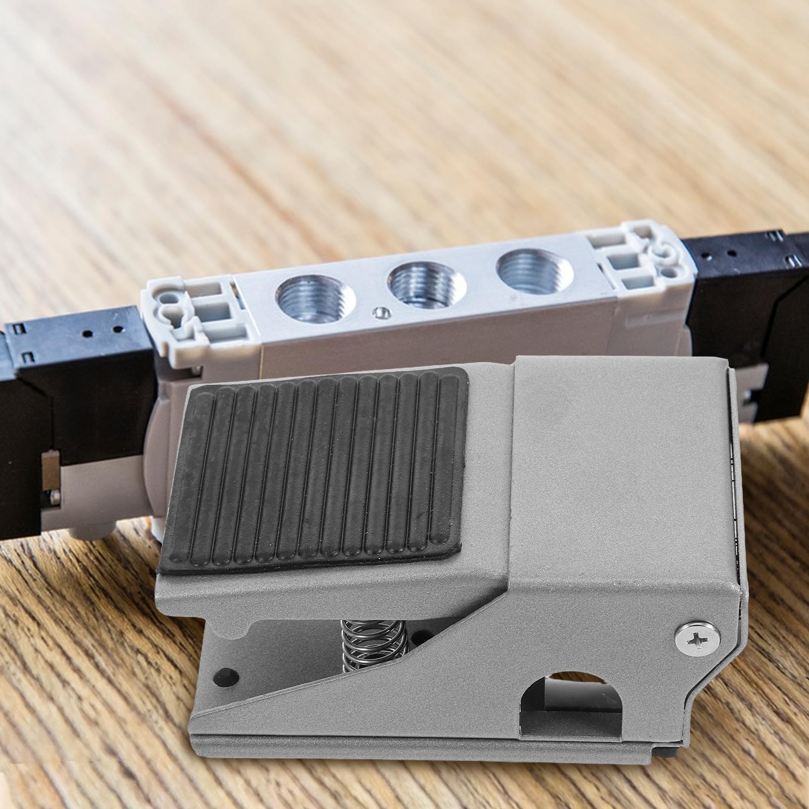 Luxshiny Fußpedalventil Pneumatisches Fußpedal Luftventil für Fußbetätigung Geeignet für Industrielle Maschinen und Zylindersteuerung