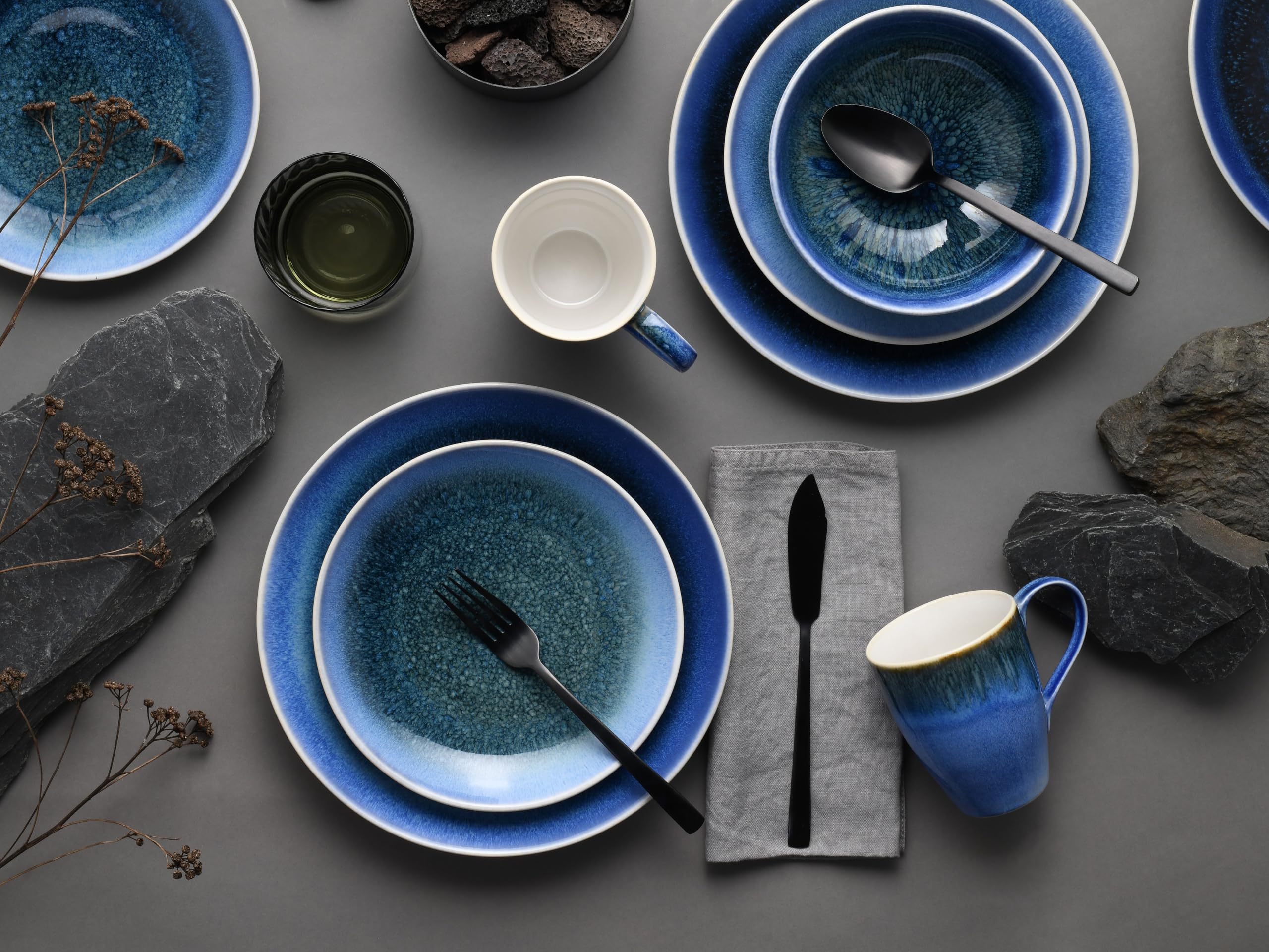 CreaTable, 24302, seria Caldera Blue, 16-częściowy zestaw naczyń dla 4 osób, serwis kombi z kamionki, nadaje się do mycia w zmywarce i używania w kuchence mikrofalowej, wysokiej jakości produkcja
