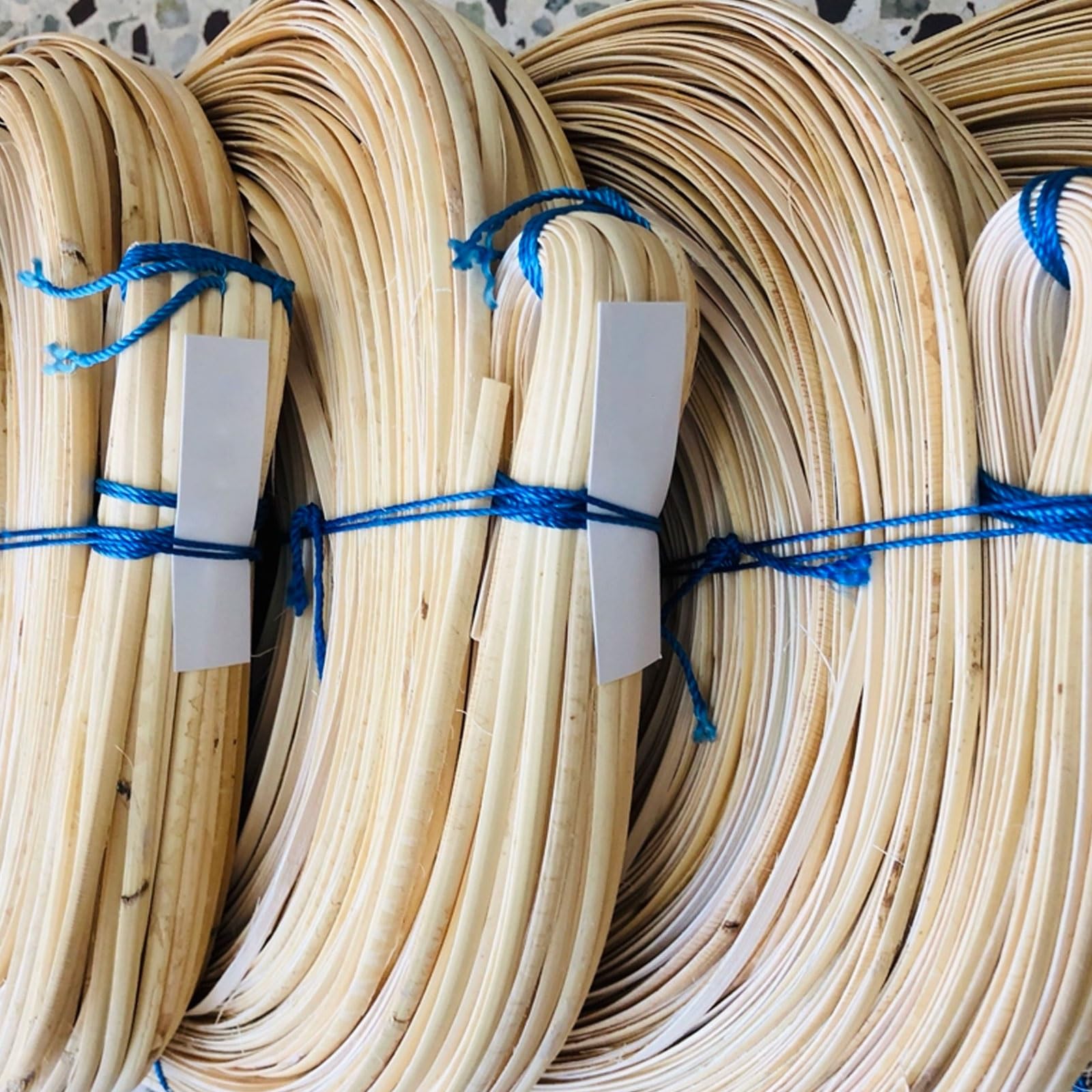 Rotolo 250/500g, Canna d'India Intrecciata, Rattan Naturale, Moelle de Rotin Vimini da Intreccio Paglia per Cesti Hobby, Canne Riparazione Intrecciare per Sedie Panchina da Giardino(3-4mm,250g)