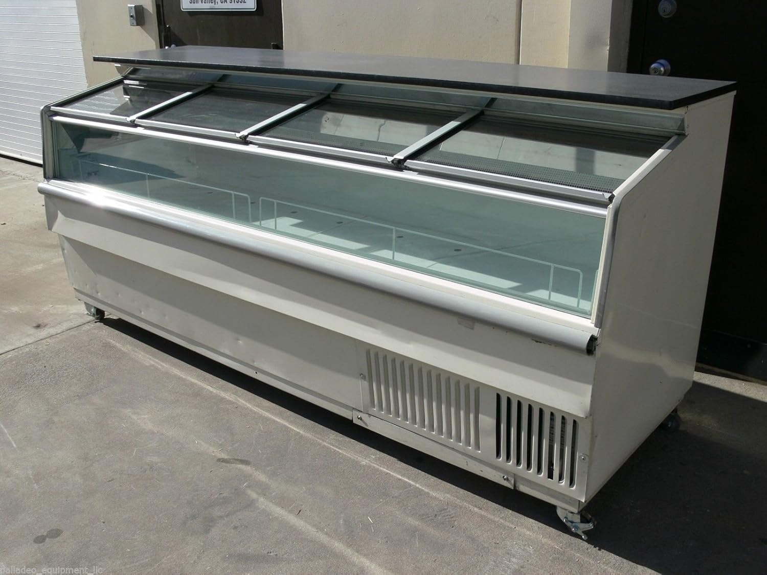 HUSSMANN LBN8 HORIZONTAL 8ft FREEZER ICE CREAM STORAGE, 4 SLIDING