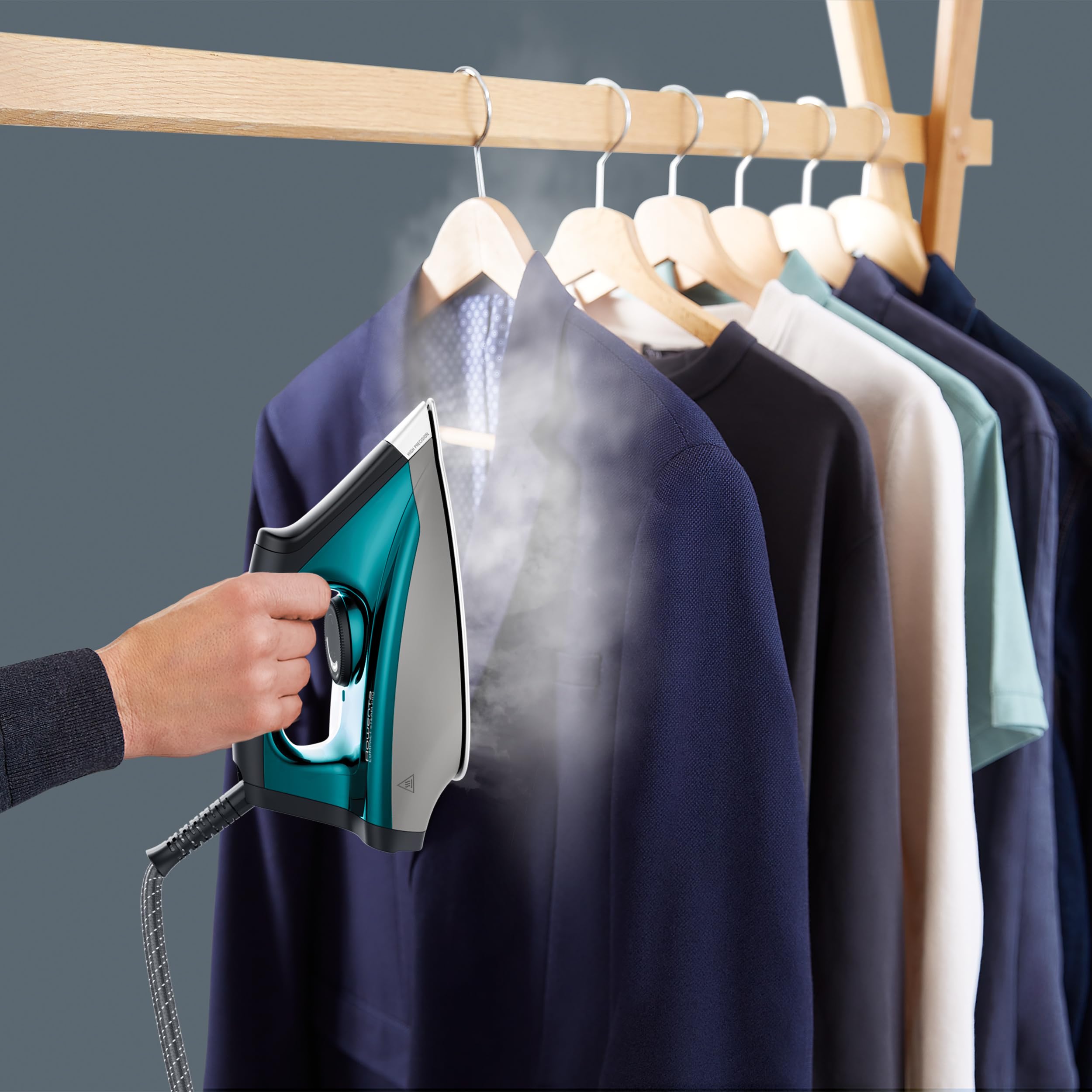 Rowenta Compact Steam Pro Dampfbügelstation, 6,2 Bar Hochdruckdampf, 310 G/Min Dampfstoß, 1,1 l Wassertank, kompaktes Design, effizienter Kalkkollektor, Kunststoff, X-Large, Blau/Schwarz, DG7621