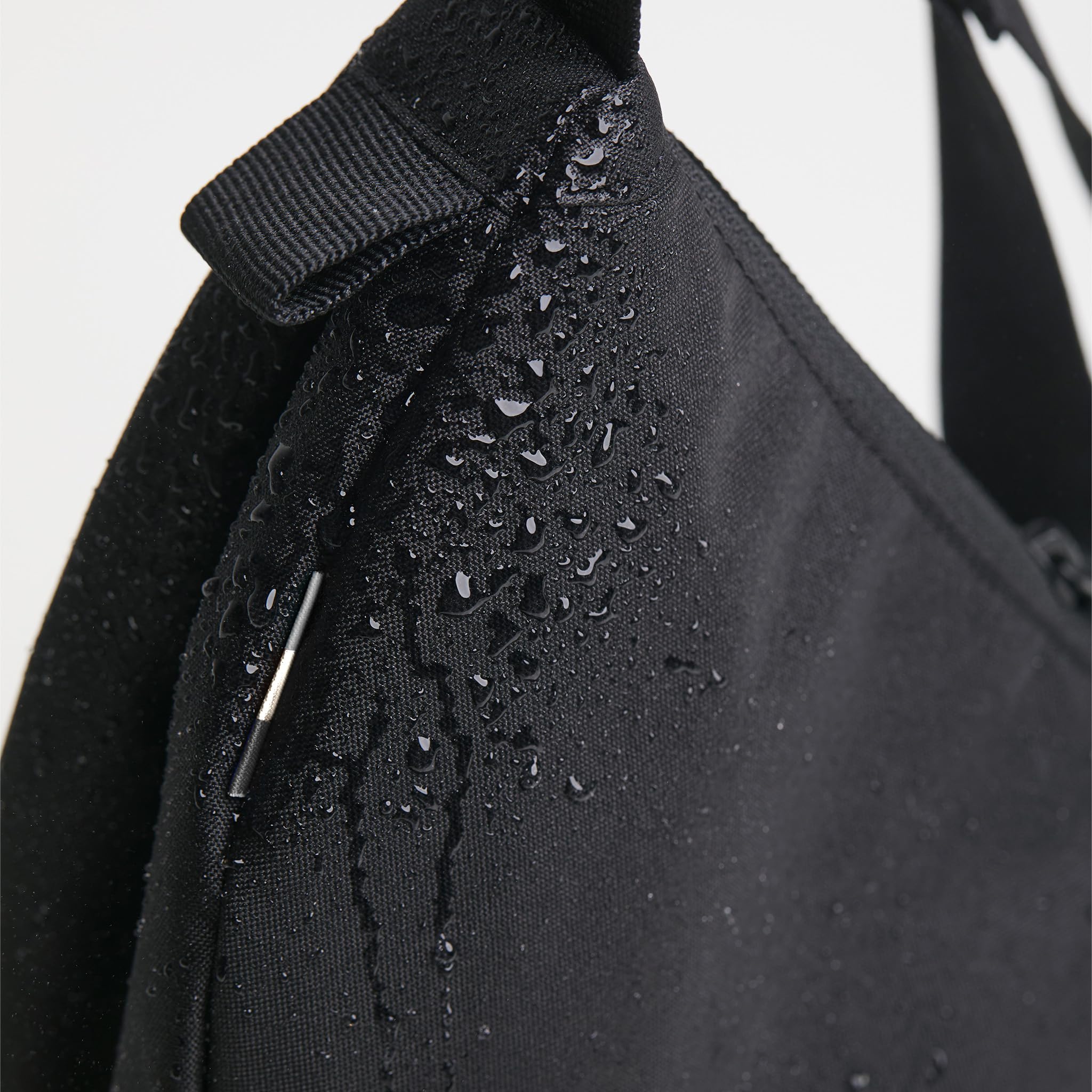 GOT BAG Moon Bag | Wasserfeste Umhängetasche Halbmond | Stylische Crossbody Bag mit verstellbarem Gurt
