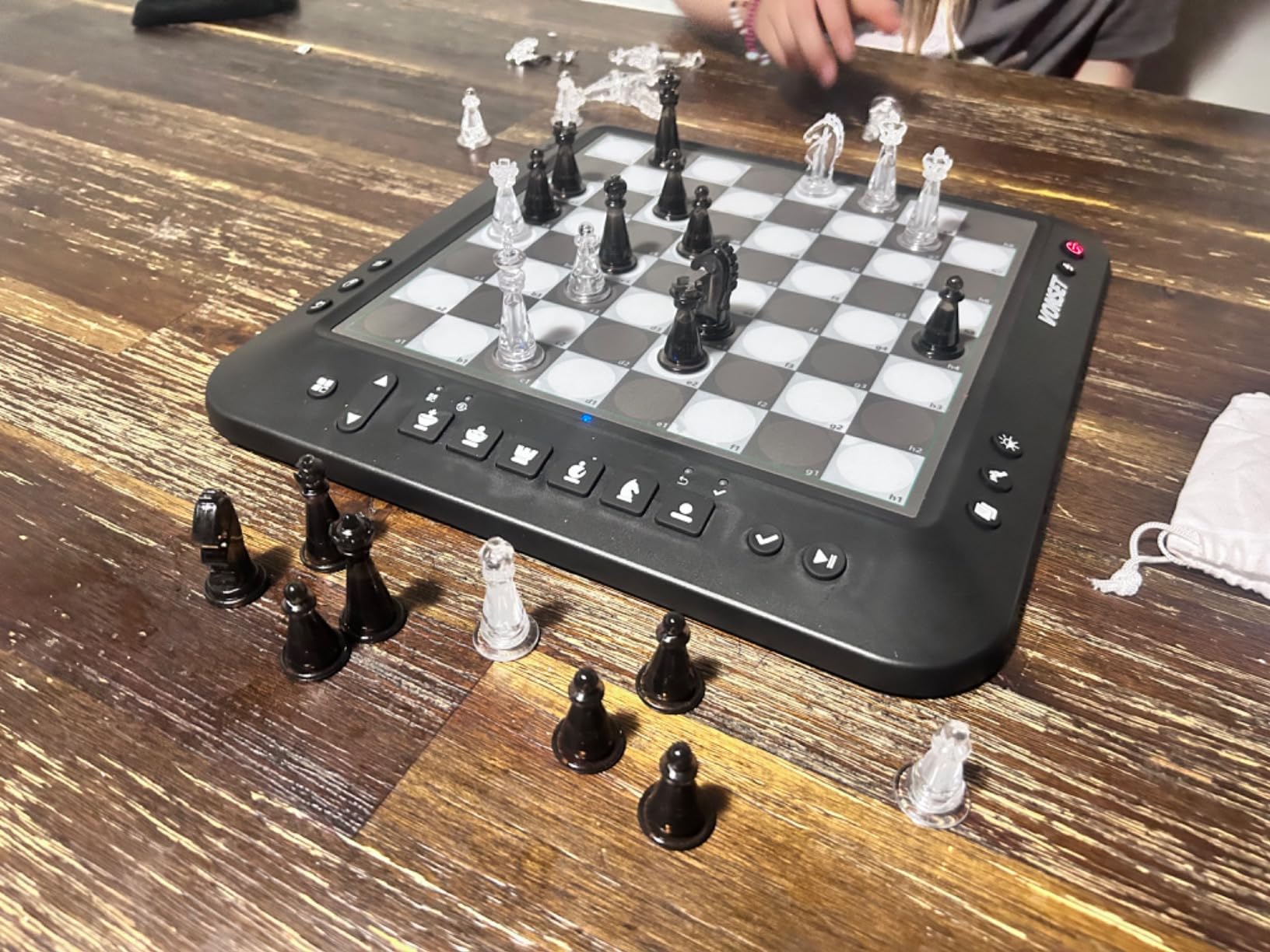 P6 Electronic Chess Board Chess Computer Talking Smart Chess Board Magnetic Electronic Chess Set with LED for Kids & Adults