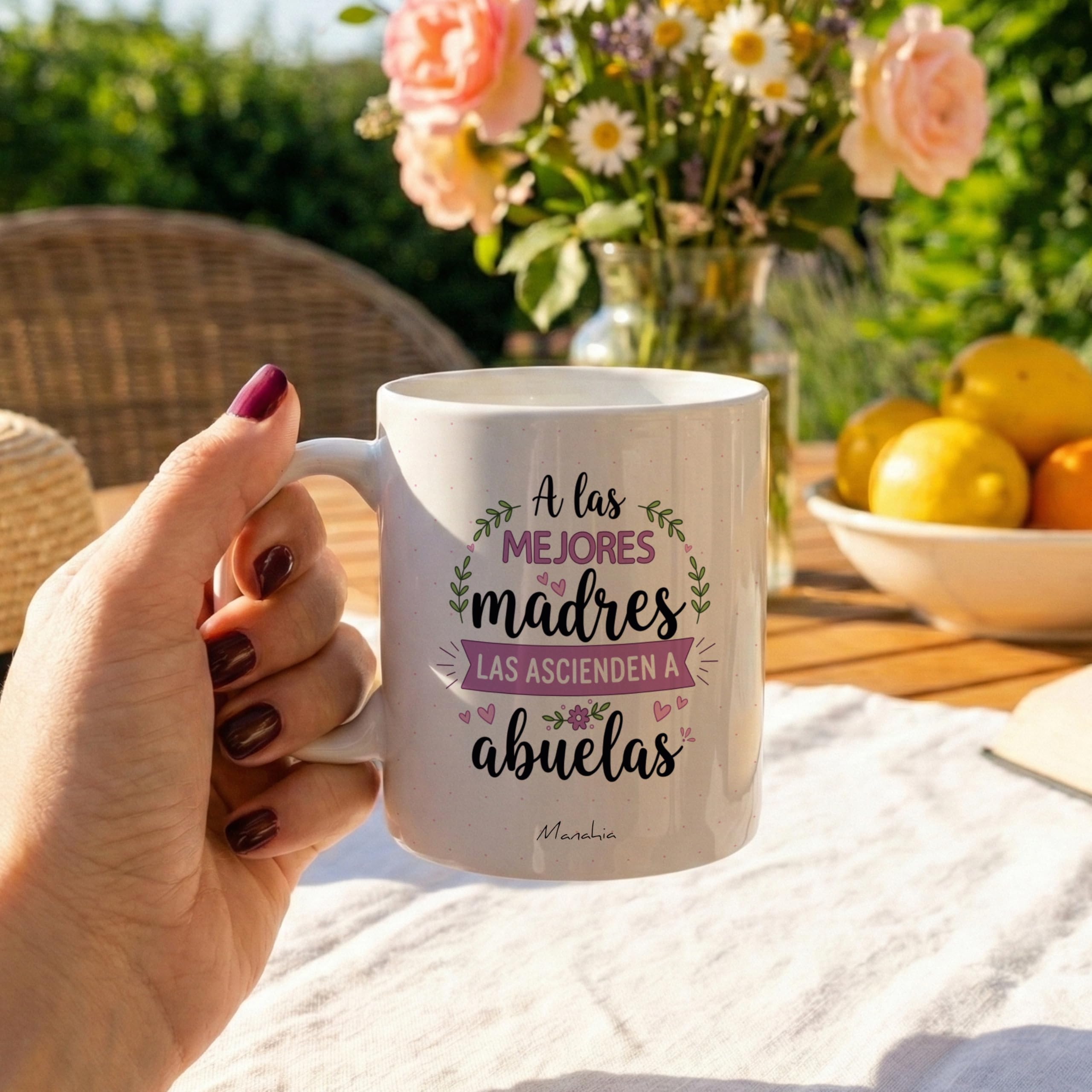 Manahia - Taza Abuela - A las mejores madres las ascienden a abuelas | Regalo Original Futura Abuelita - Yaya - Idea Sorpresa Anuncio Embarazo | Caja Regalo Kraft — view 4
